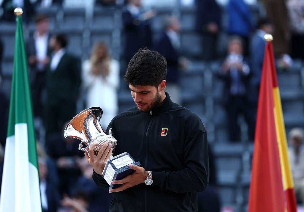 Carlos Alcaraz continued his winning record of late against Jannik Sinner