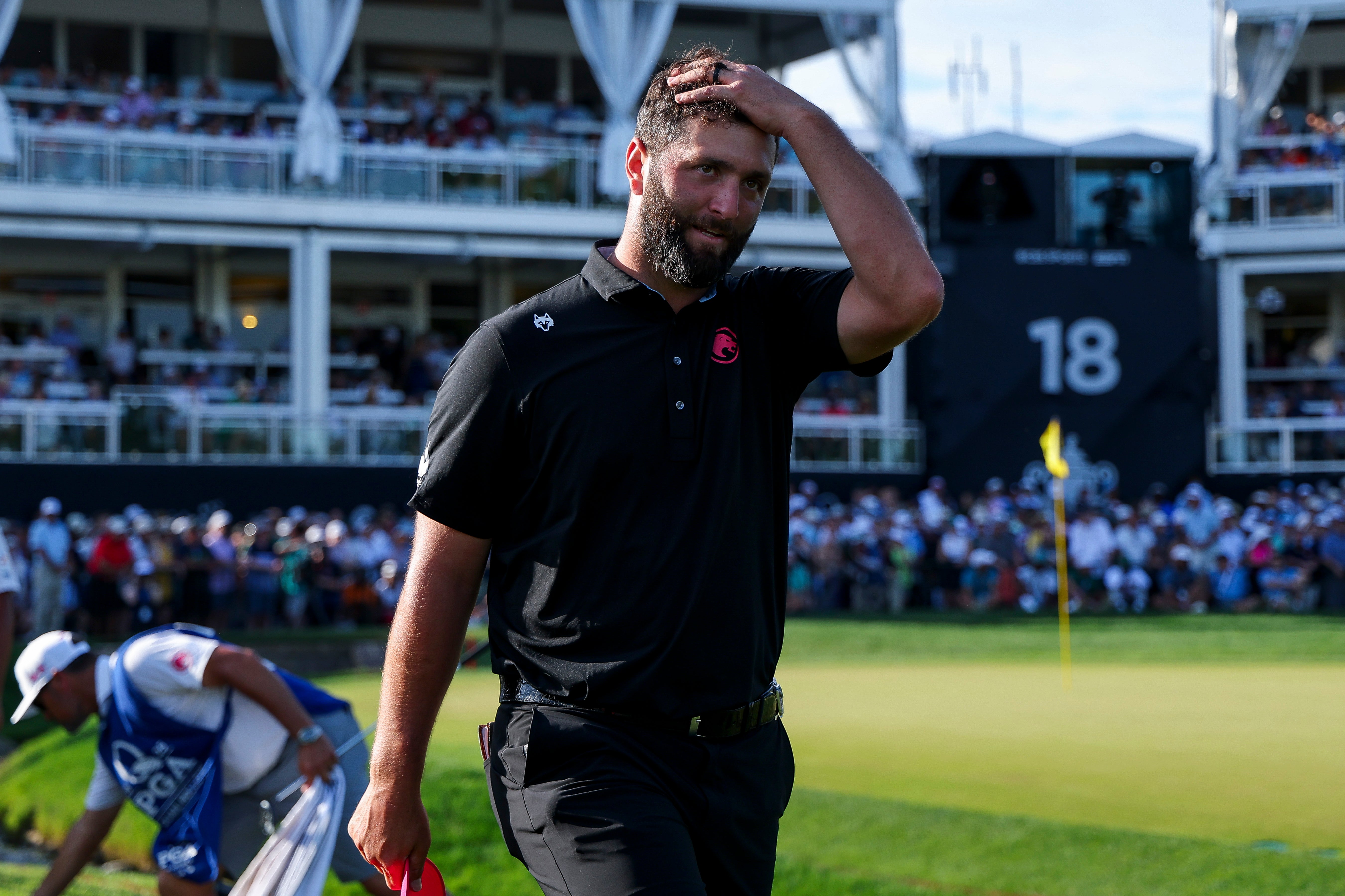 Jon Rahm padá jen krátce v Quail Hollow