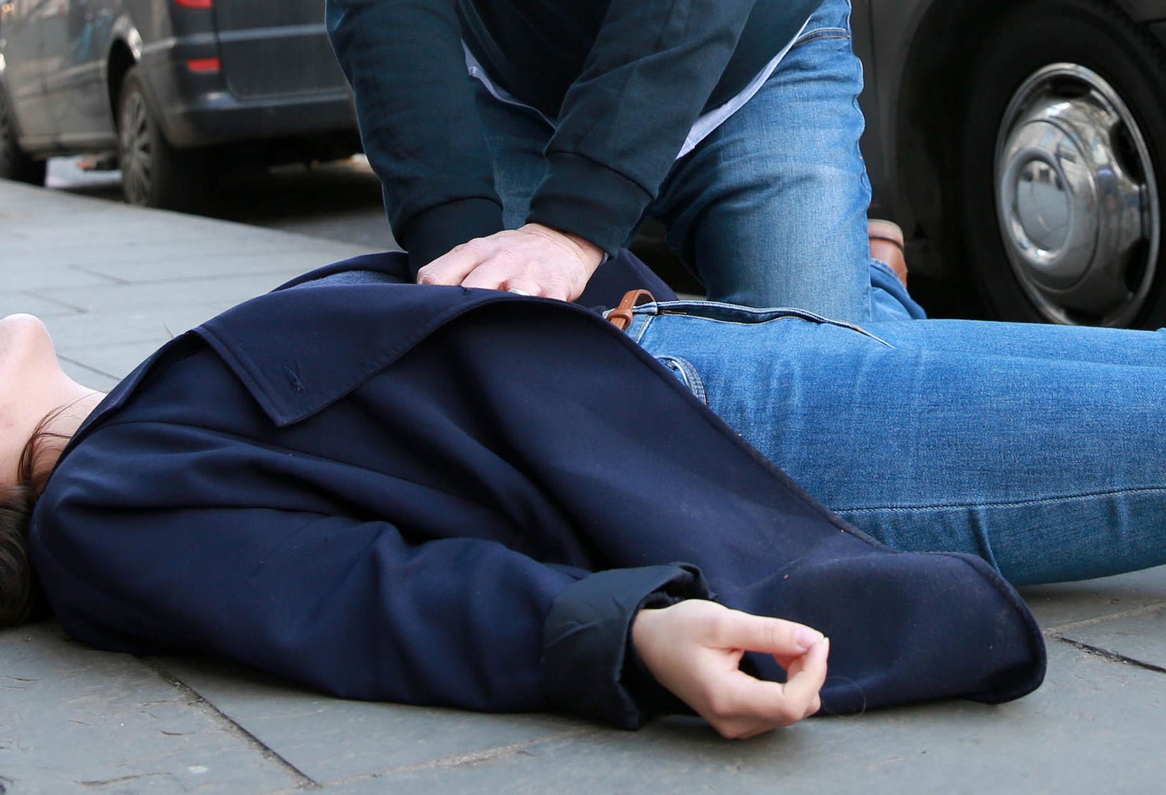 More than 200 people could be dying each year because bystanders are reluctant to step in and help during a first aid emergency, analysis by a charity suggests