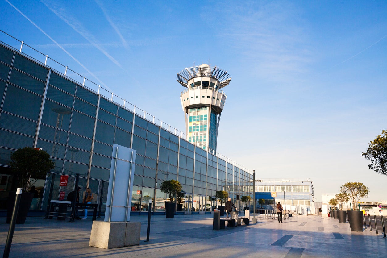 Air traffic control systems suffered a breakdown Paris-Orly airport, yet the cause behind this is still unclear