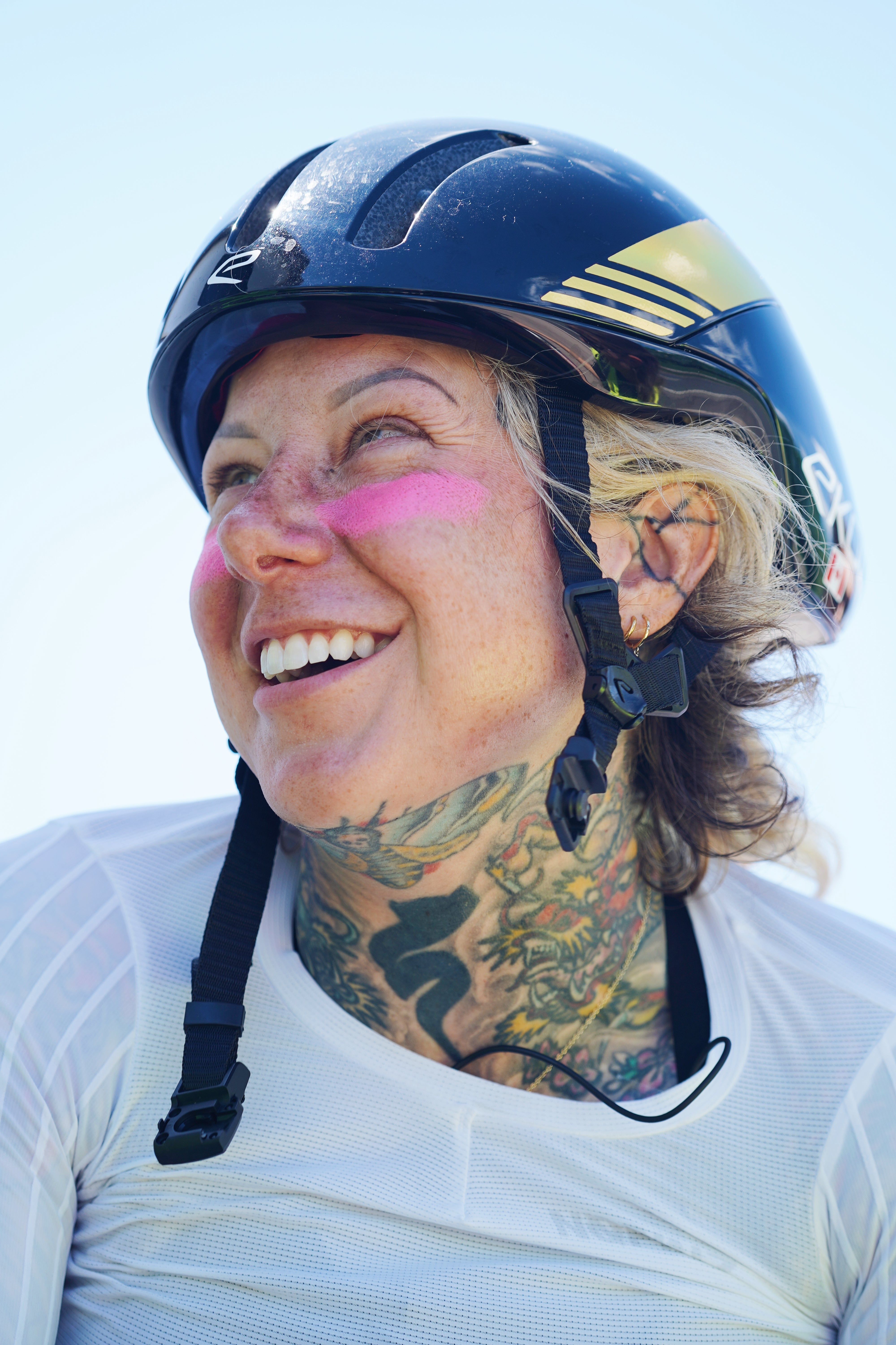 Dr. Sarah Ruggins pokryla 500 km denně ve svých John O'Groats to Lands End Challenge - spí jen čtyři hodiny za noc