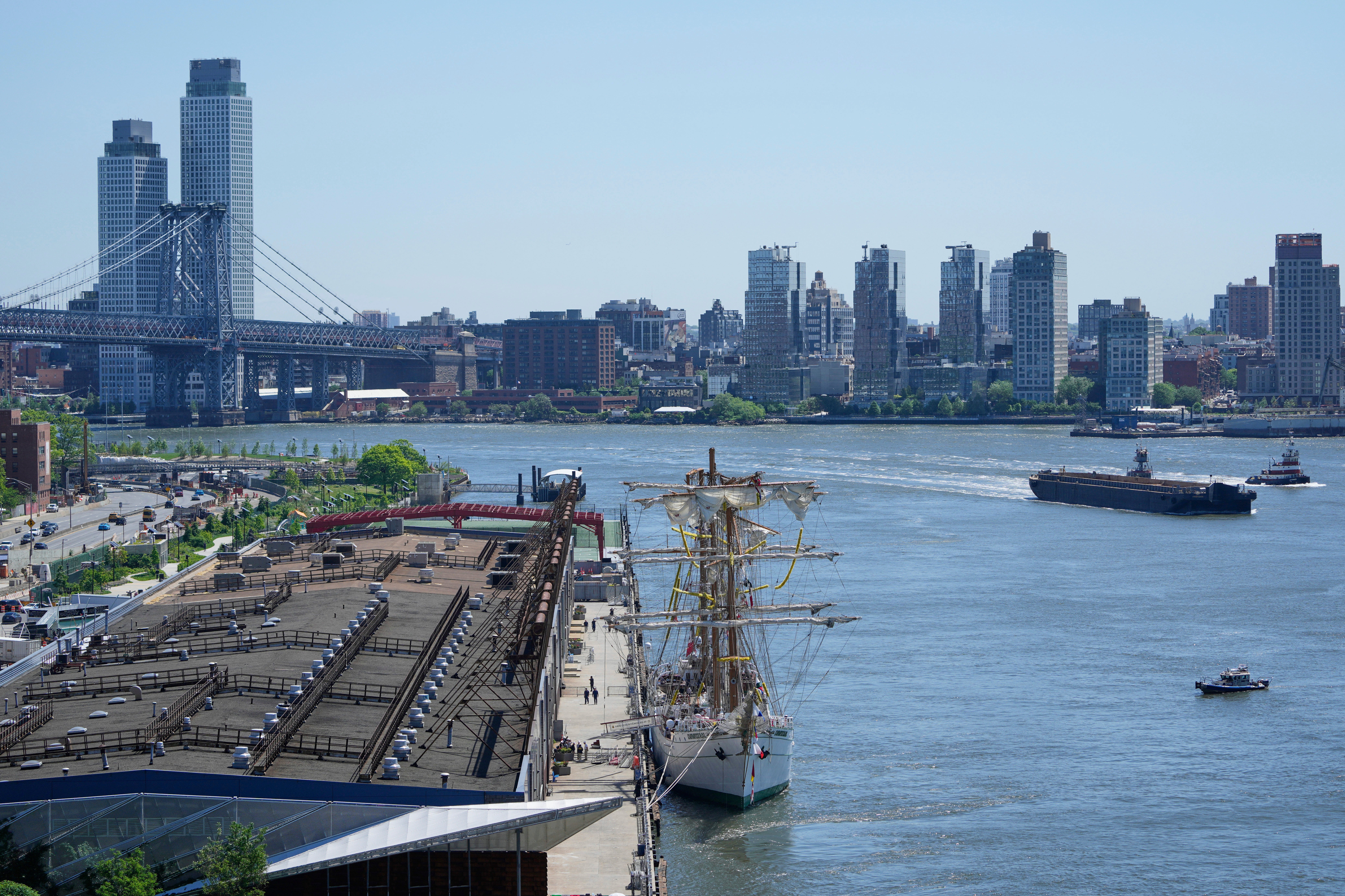 Brooklyn Bridge Collision