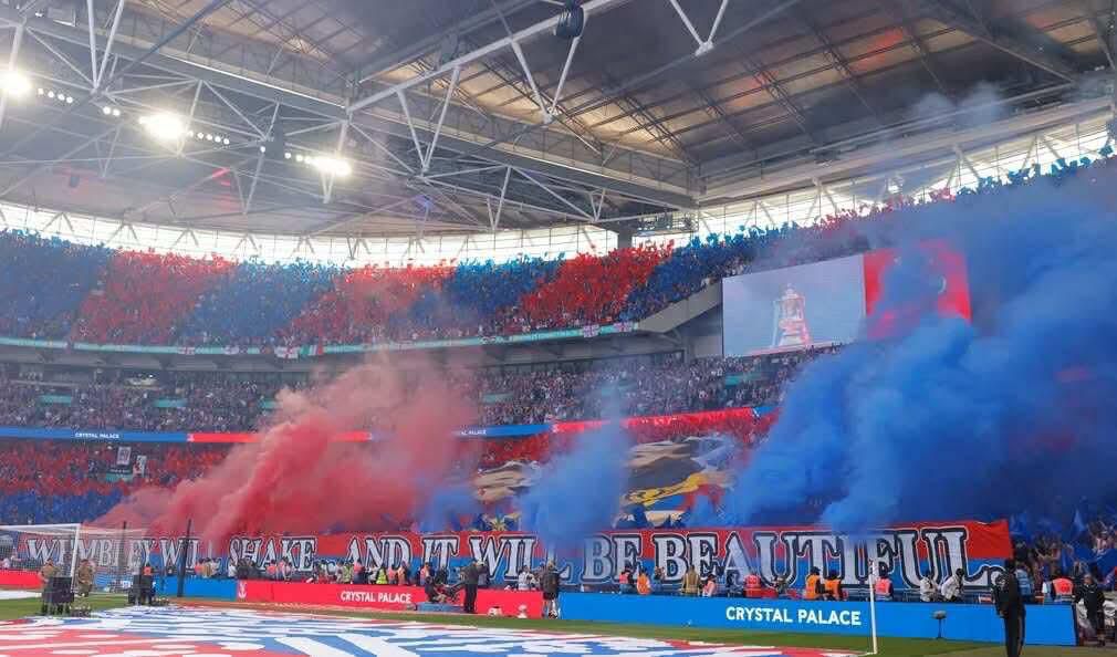 A legendary still of Mark Wealleans and his young sons, Dominic and Nathan, inspired Crystal Palace’s FA Cup tifo