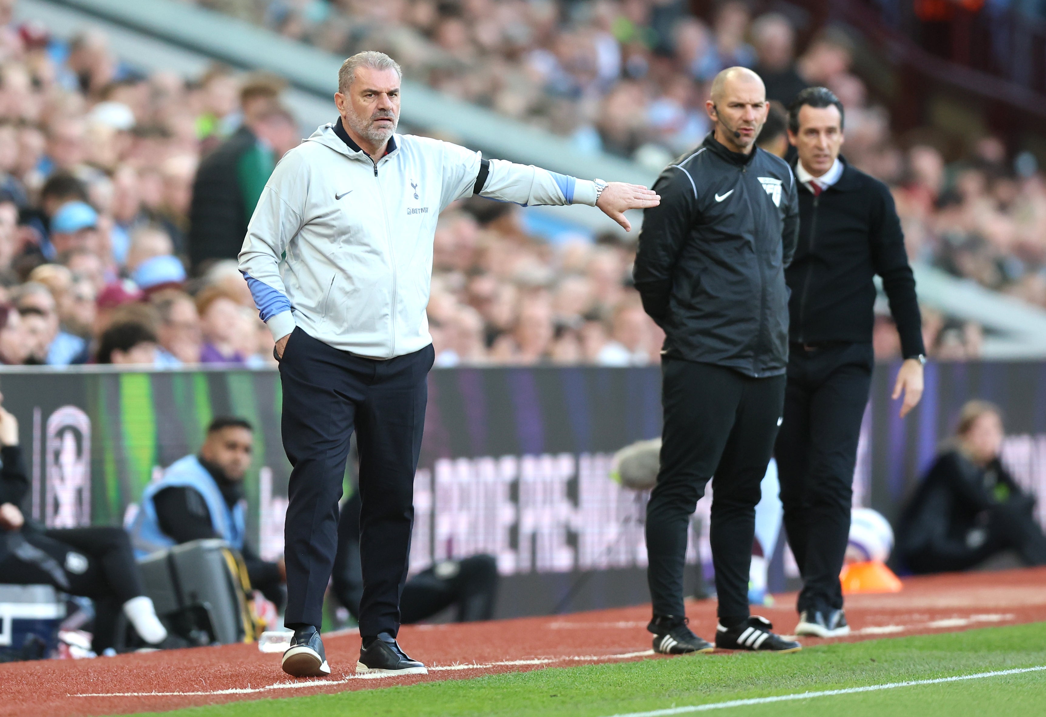 Van de Ven says the Tottenham squad are fully behind manager Ange Postecoglou as he aims to end their 17-year trophy drought