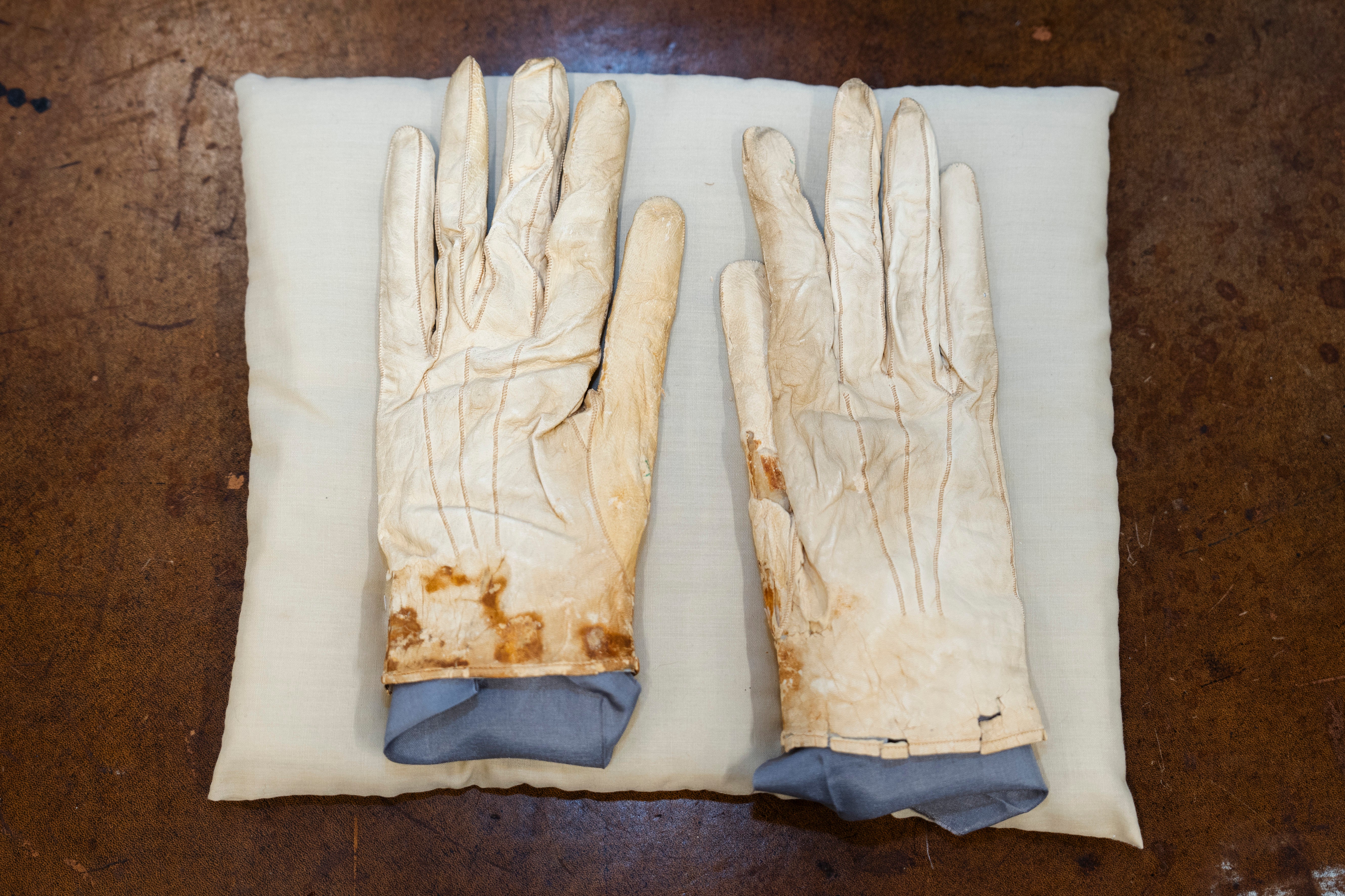 A pair of blood-stained gloves that Abraham Lincoln had when he was assassinated at Freeman’s-Hindman Auction House in West Loop, Chicago, May 15, 2025 (Pat Nabong/Chicago Sun-Times via AP)