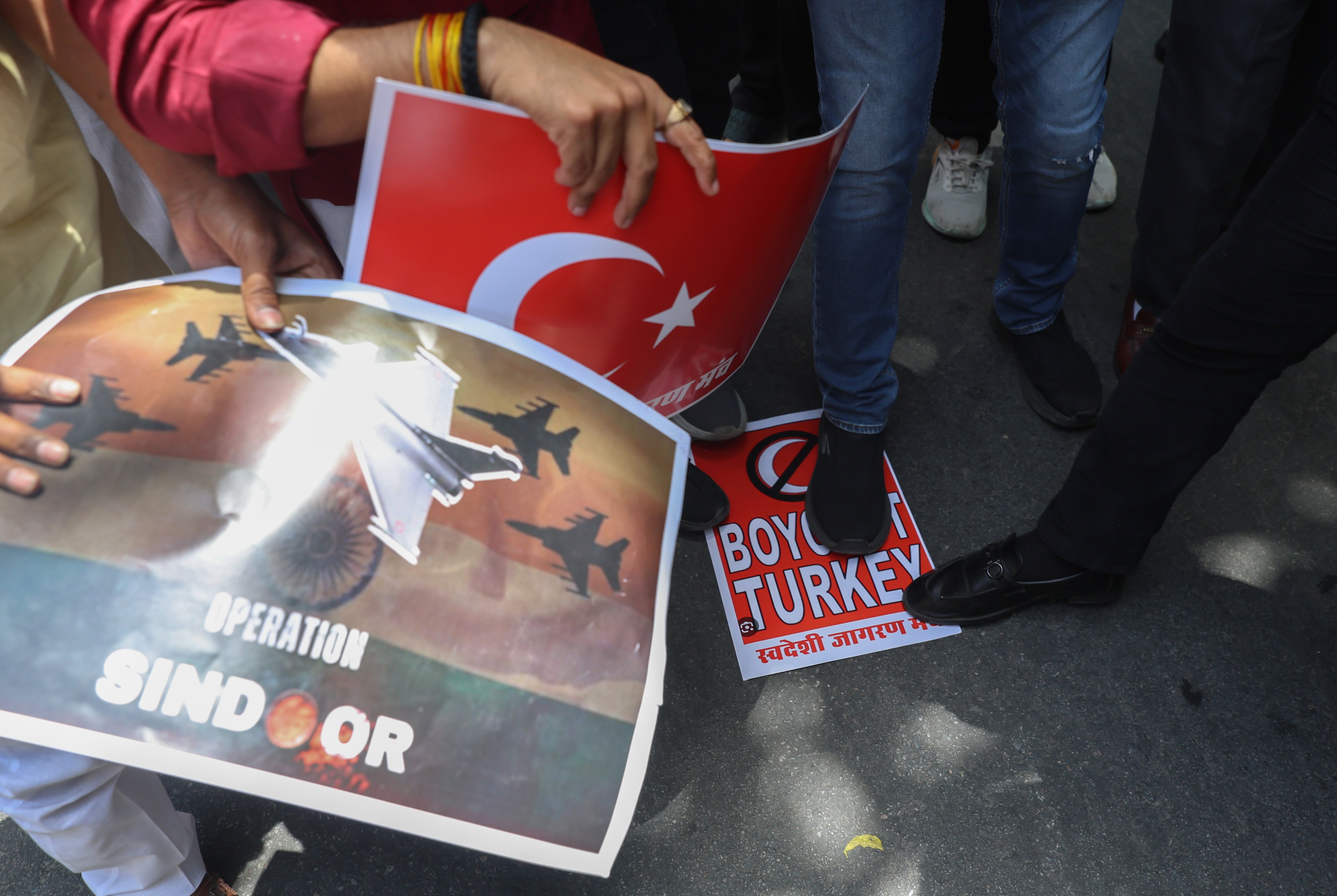 Supporters of Swadeshi Jagran Manch protest against Turkey for allegedly supporting Pakistan in the recent conflict with India in New Delhi on 16 May 2025