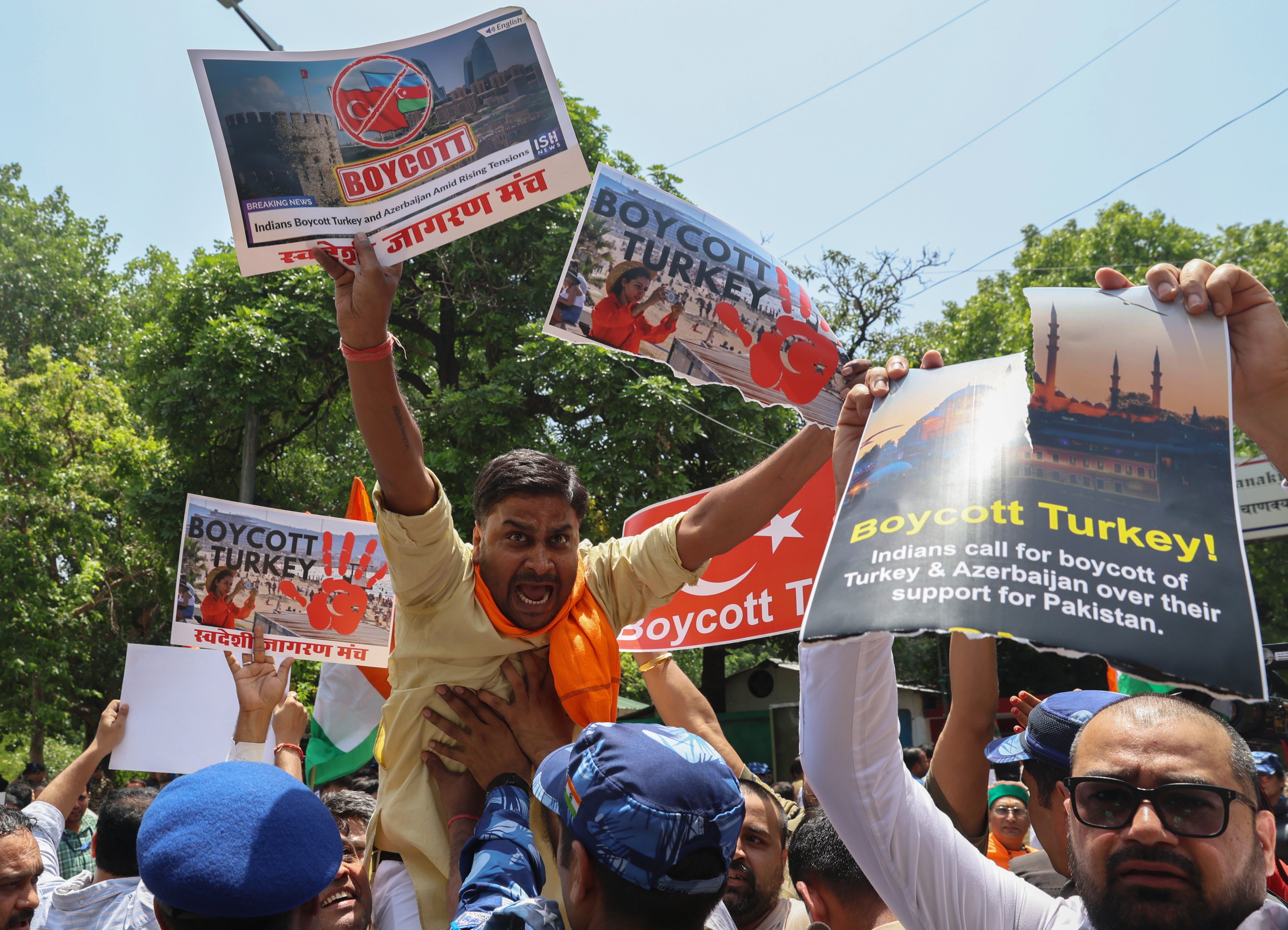 Supporters of Swadeshi Jagran Manch protest against Turkey for allegedly supporting Pakistan in the recent conflict with India in New Delhi on 16 May 2025