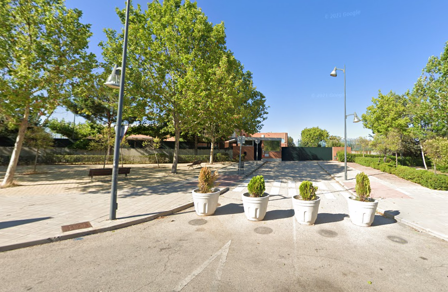 The American School in Madrid, outside which Portnov was shot