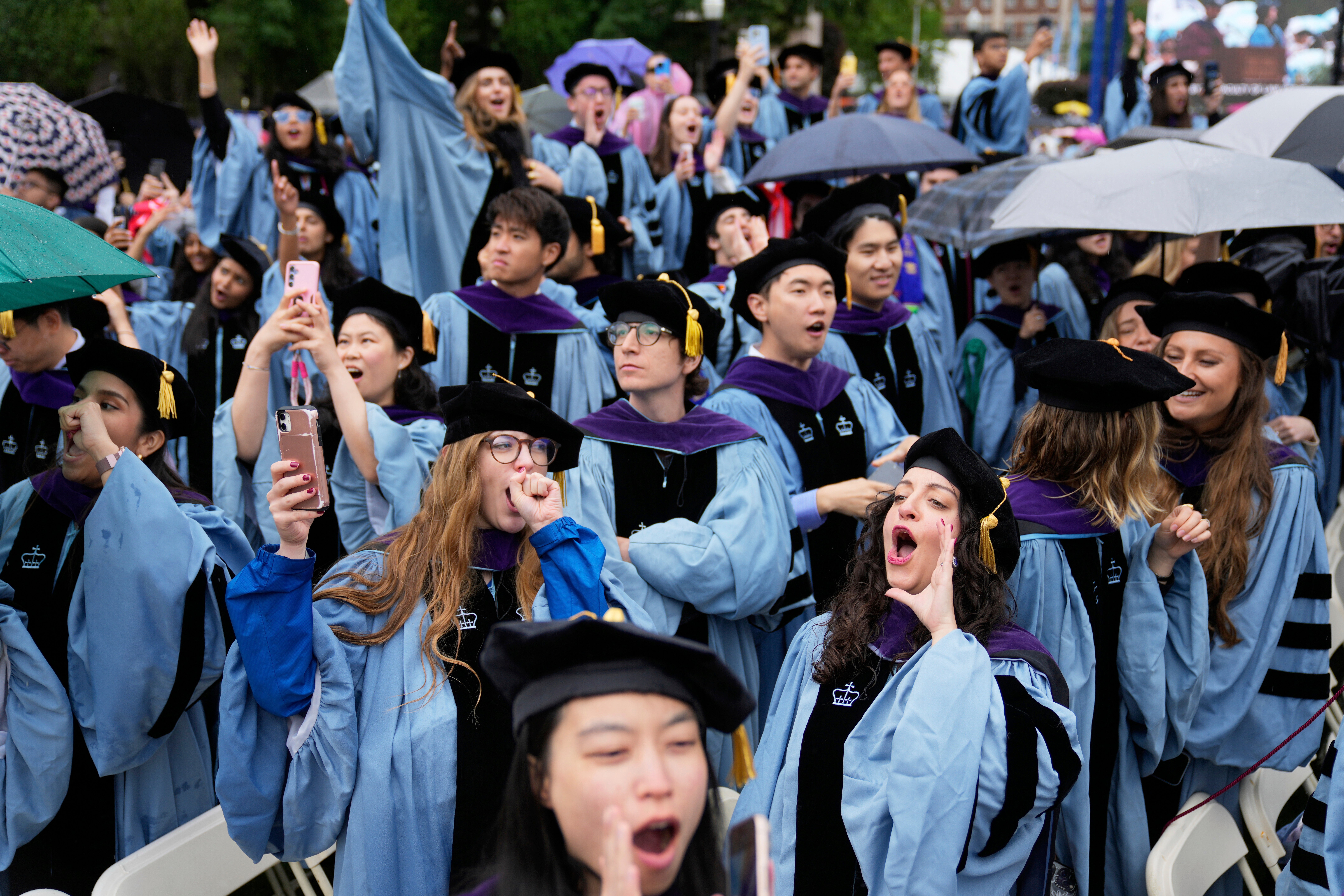 APTOPIX Columbia Graduation
