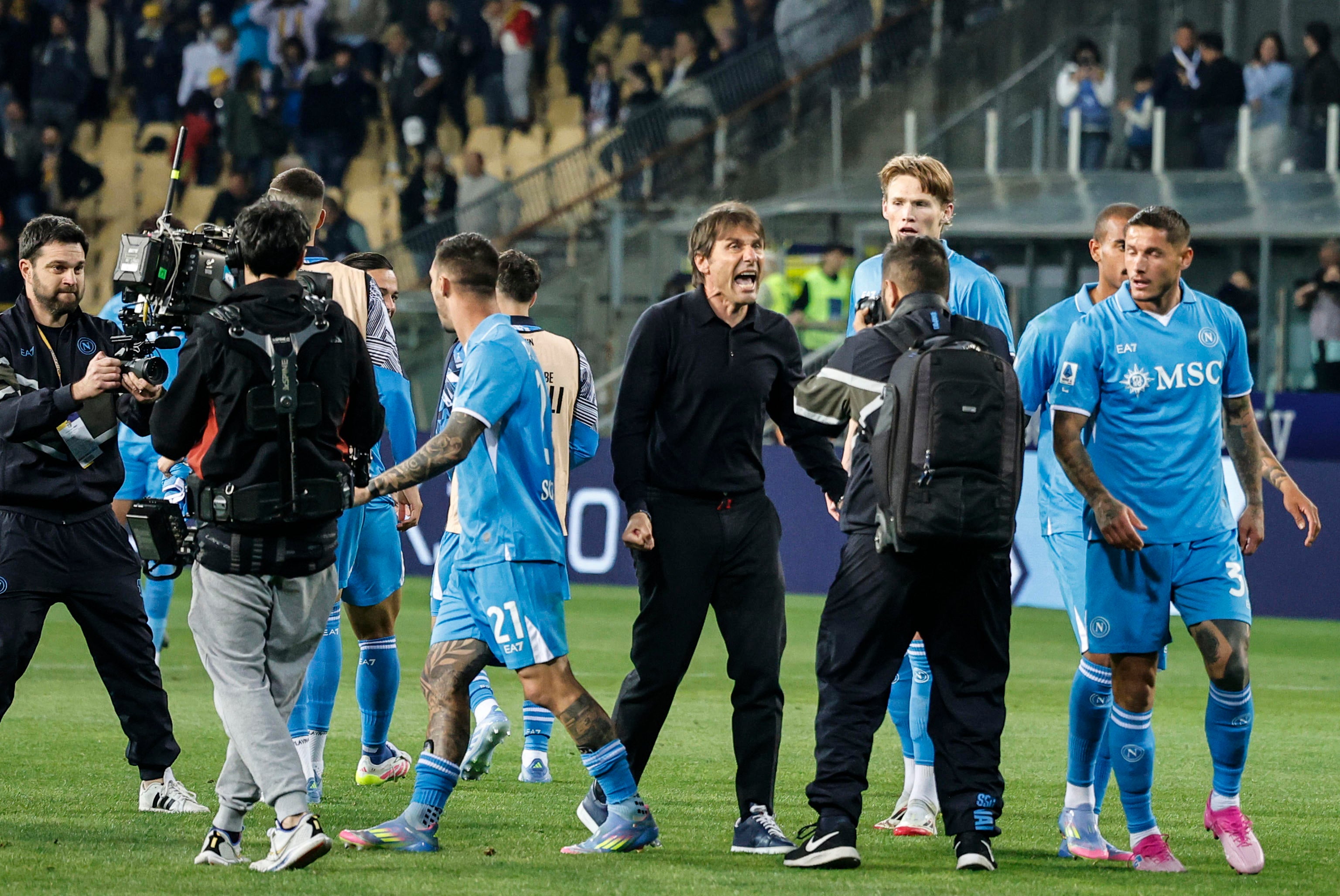Antonio Conte is banned and in the stands for Napoli’s Serie A decider