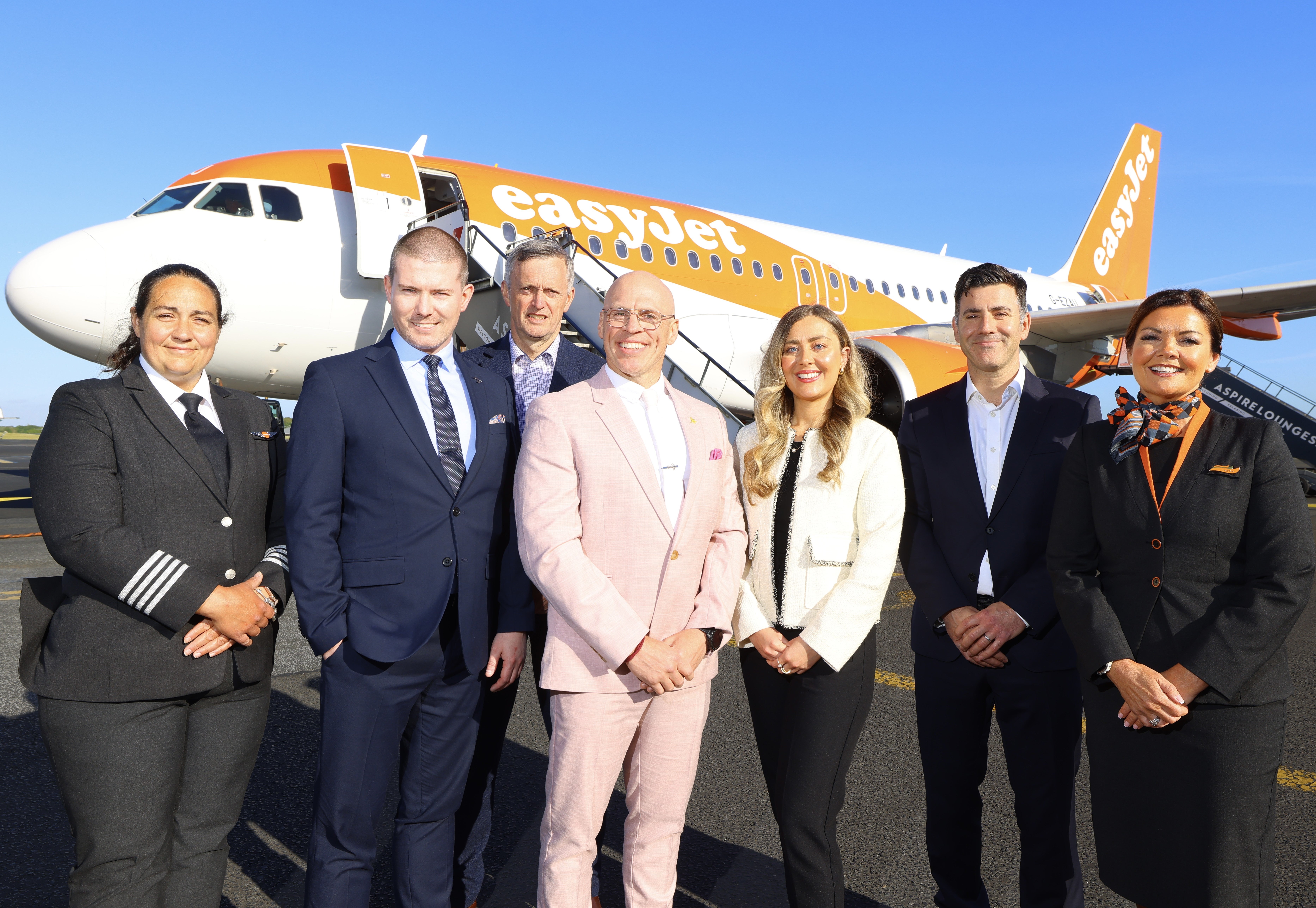 Tyne team: easyJet and Newcastle airport celebrate the reopened base