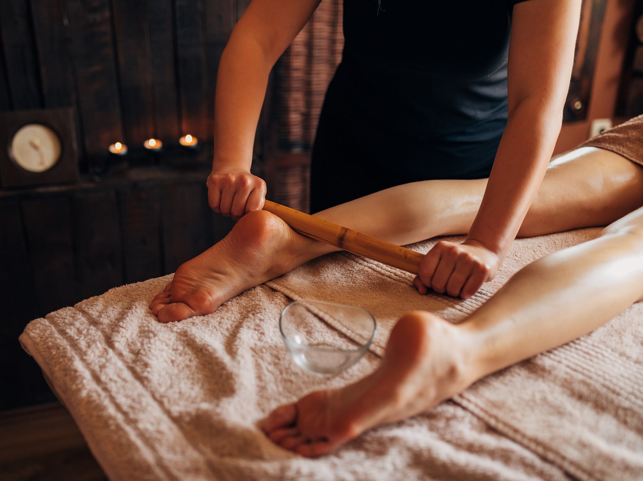 Lymphatic drainage can be performed by hand, with traditional tools or high-tech machines