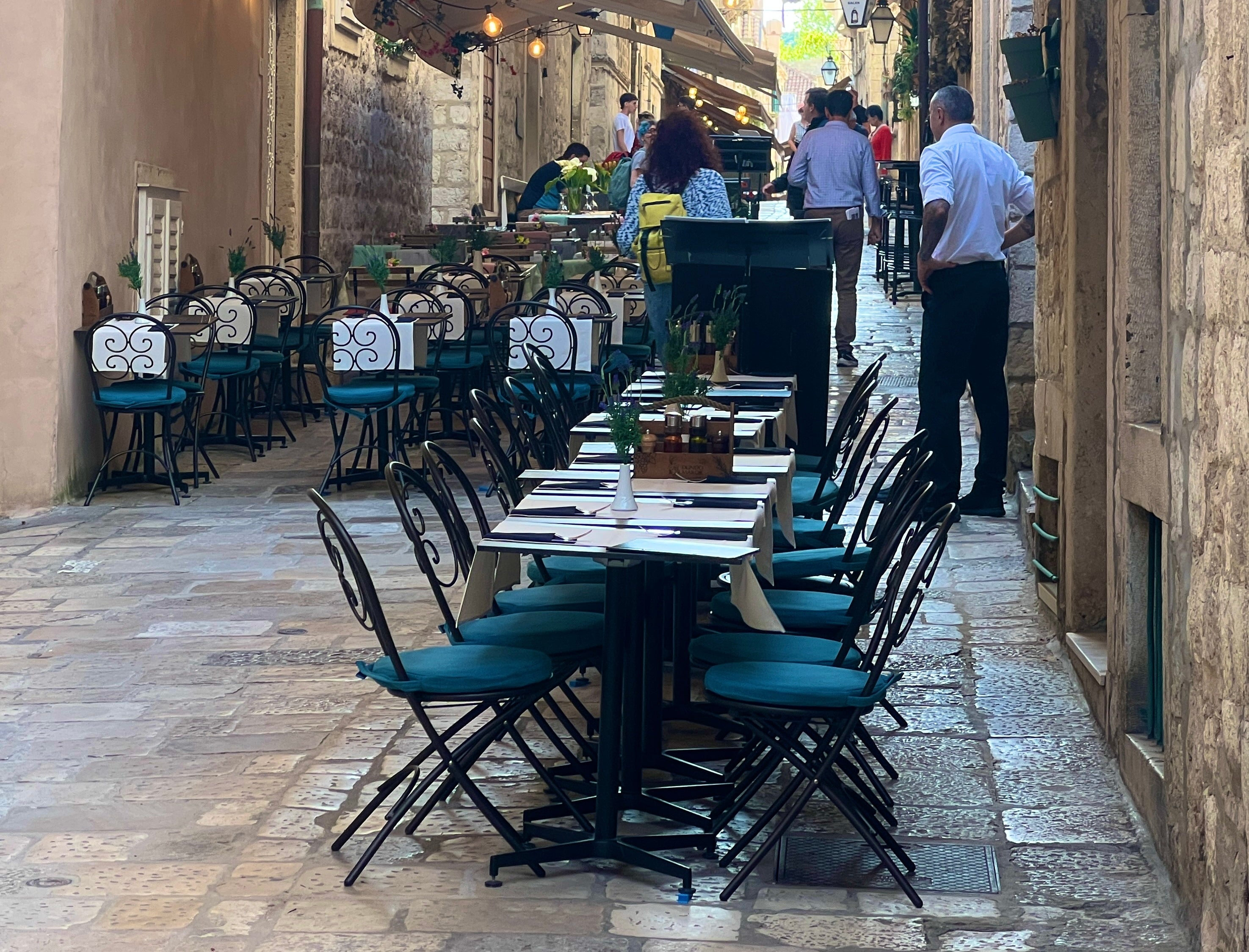 <p>A cafe in Dubrovnik, Croatia</p>