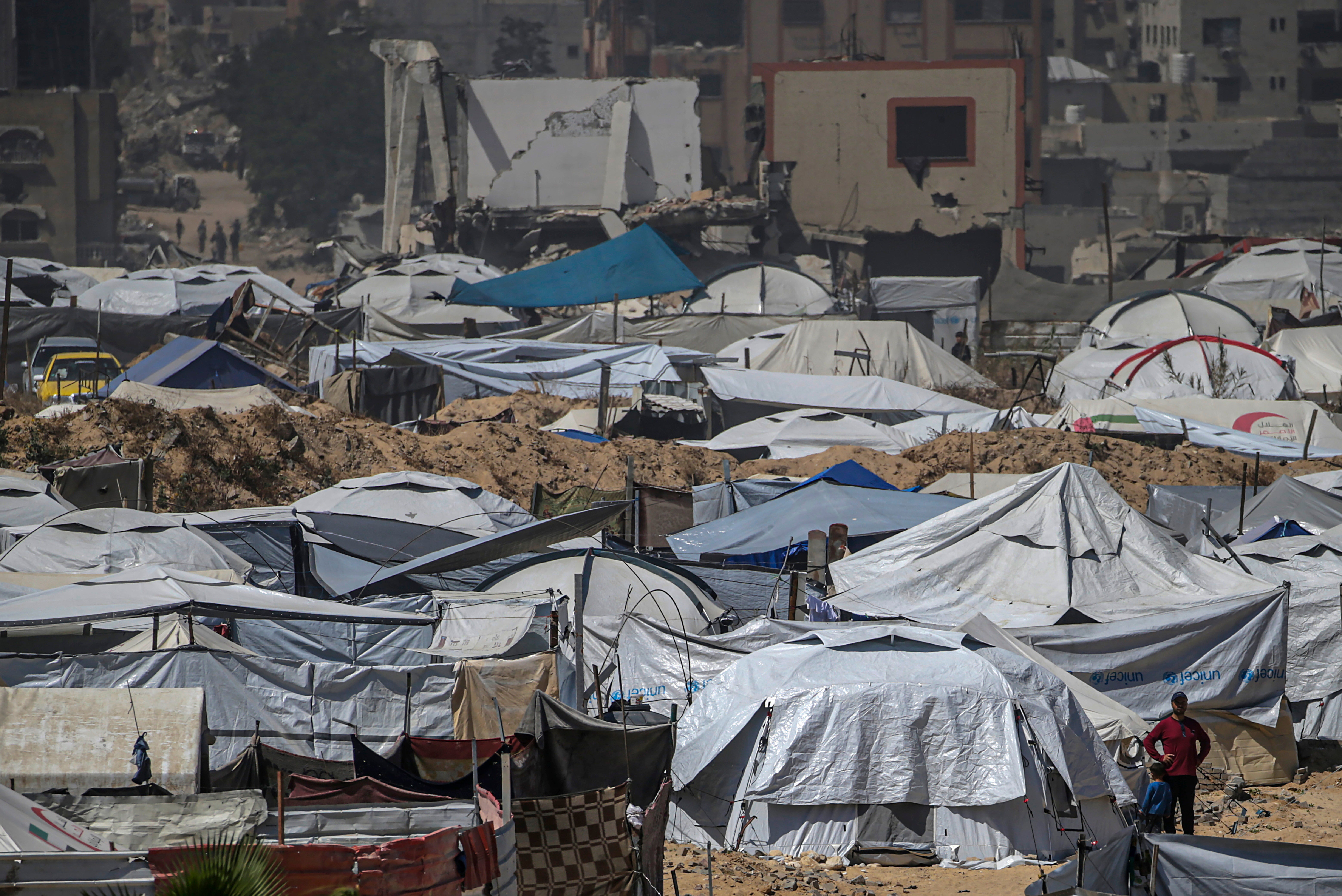 Tents put up by displaced Palestinians near to Gaza City