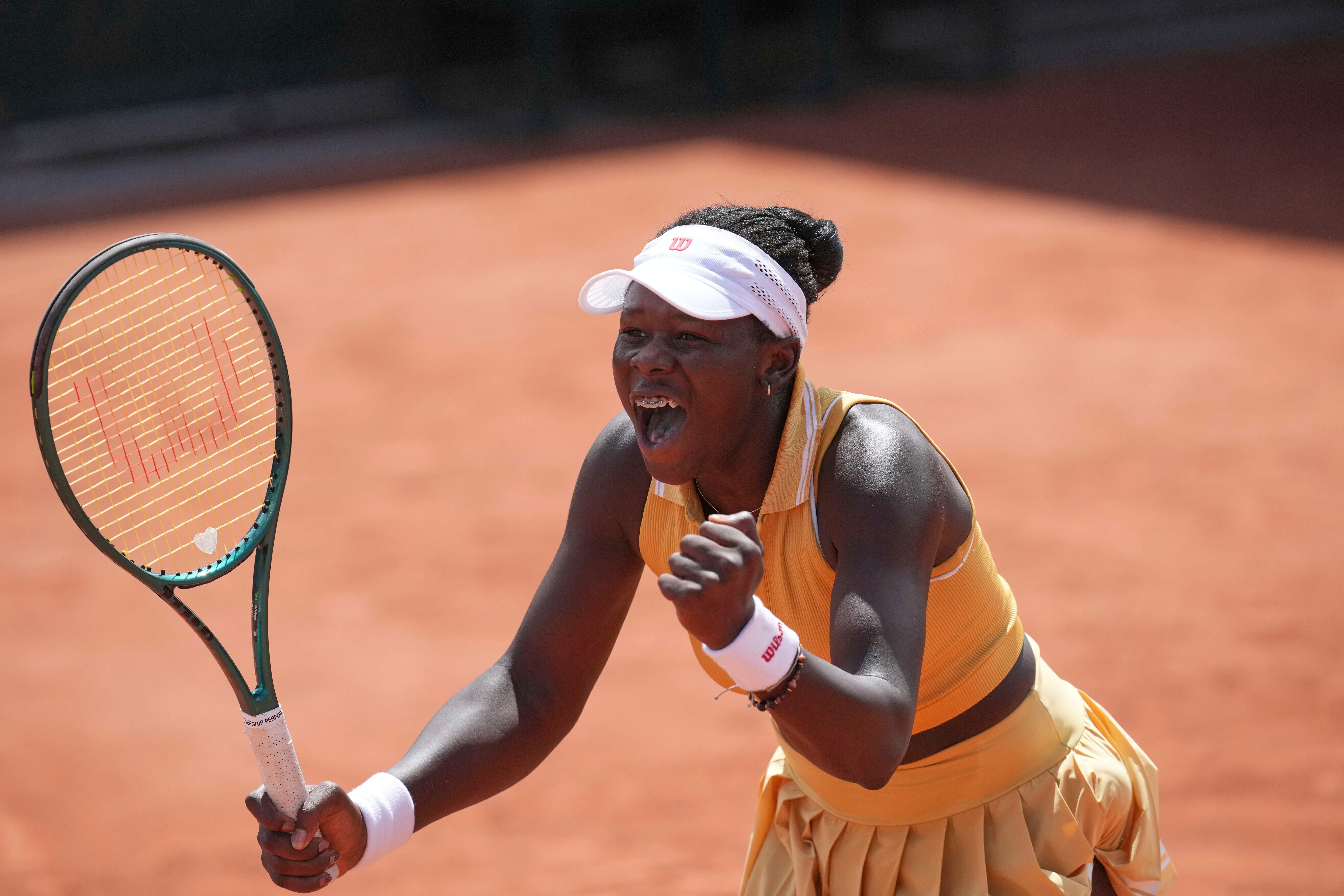 Teenager Victoria Mboko continues rapid rise at French Open as Aryna Sabalenka makes supreme start