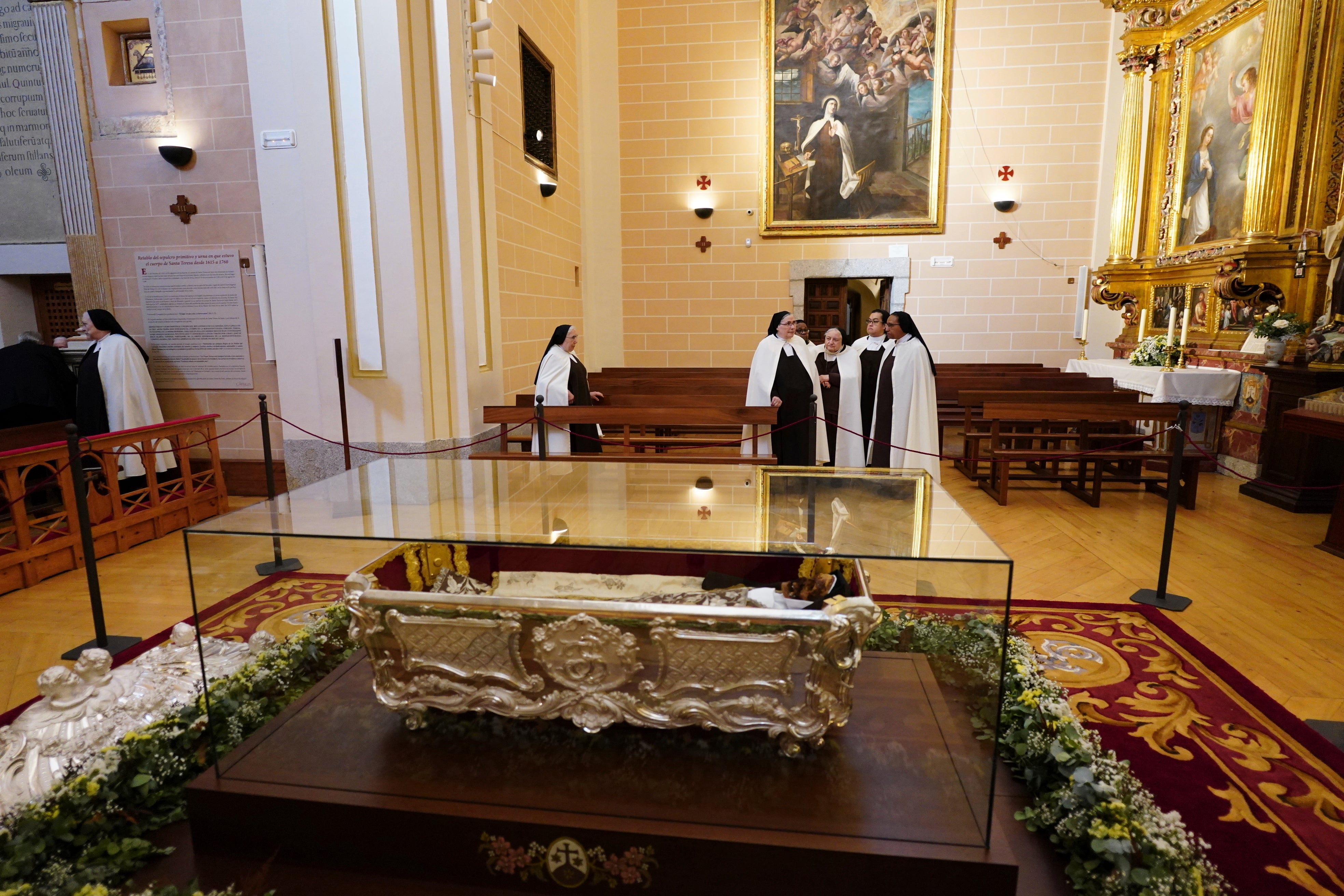 The remains of Saint Teresa of Ávila, the Spanish saint, mystic, and 16th-century religious reformer, are displayed at a church in Alba de Tormes, Salamanca, northwestern Spain, on Sunday, May 11, 2025. (Manuel Ángel Laya/Europa Press via AP)