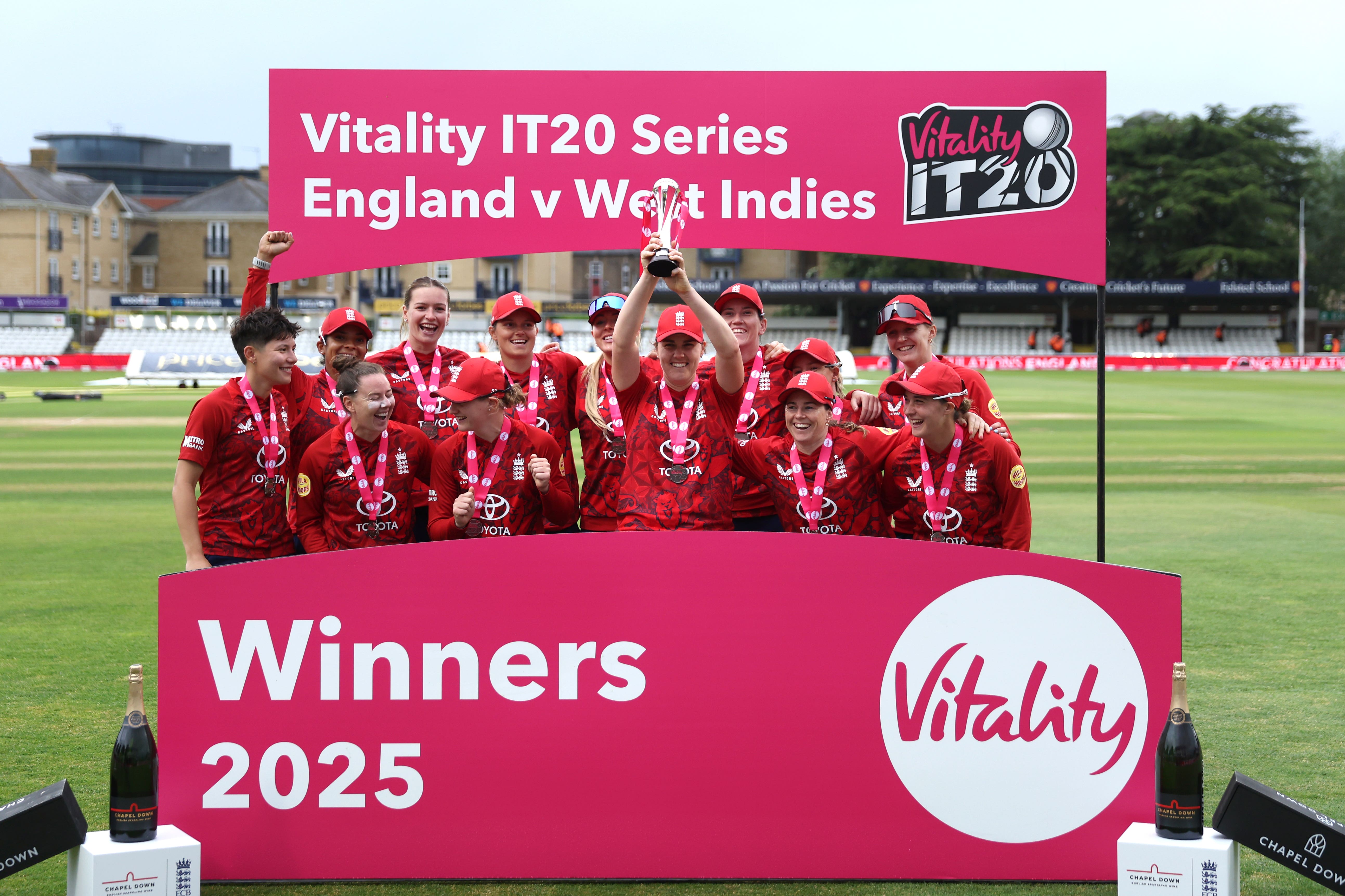 England complete T20 clean sweep over West Indies with victory at Chelmsford