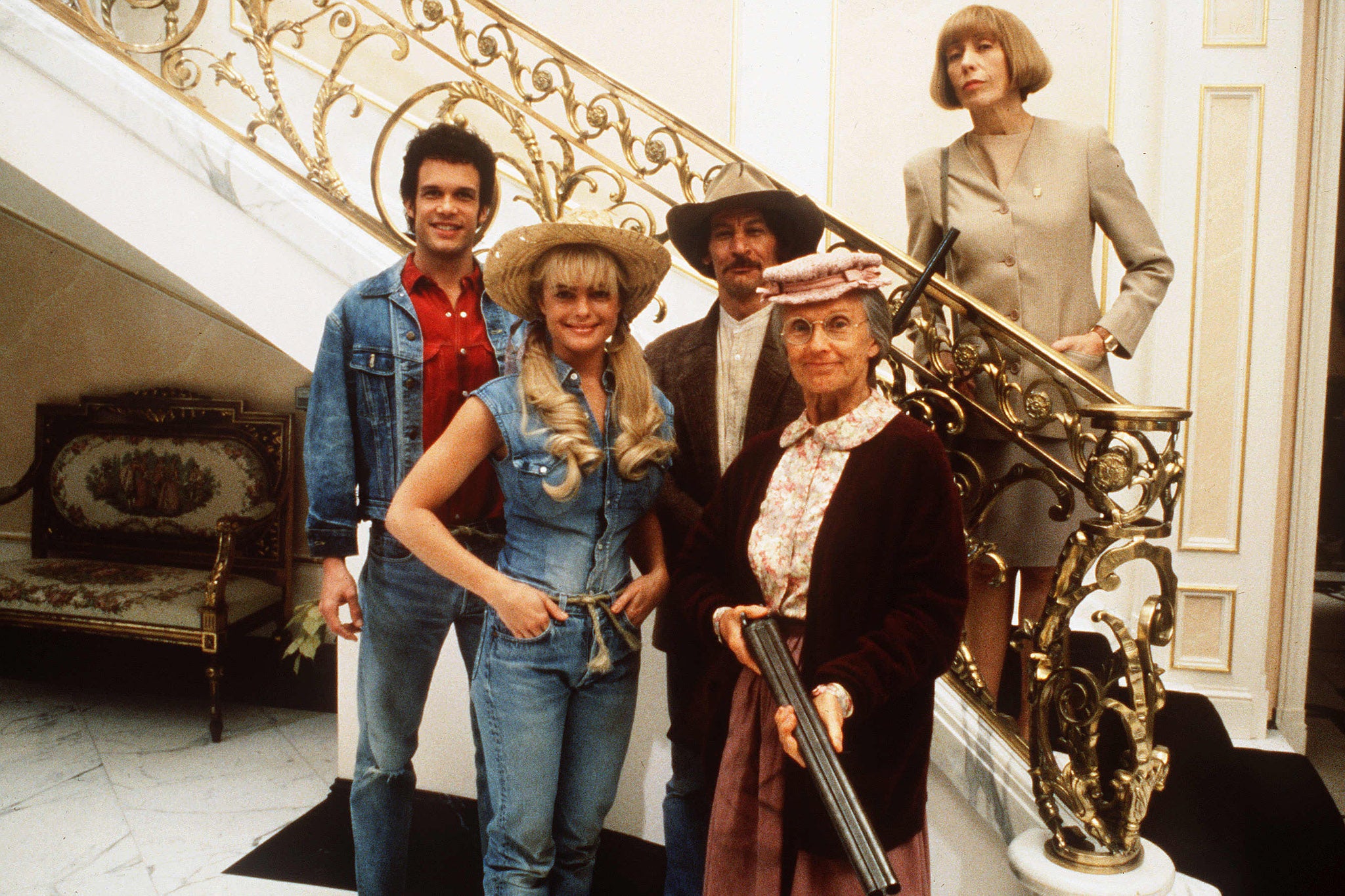 Diedrich Bader, Erika Eleniak, Jim Varney, Cloris Leachman and Lily Tomlin in ‘The Beverly Hillbillies’