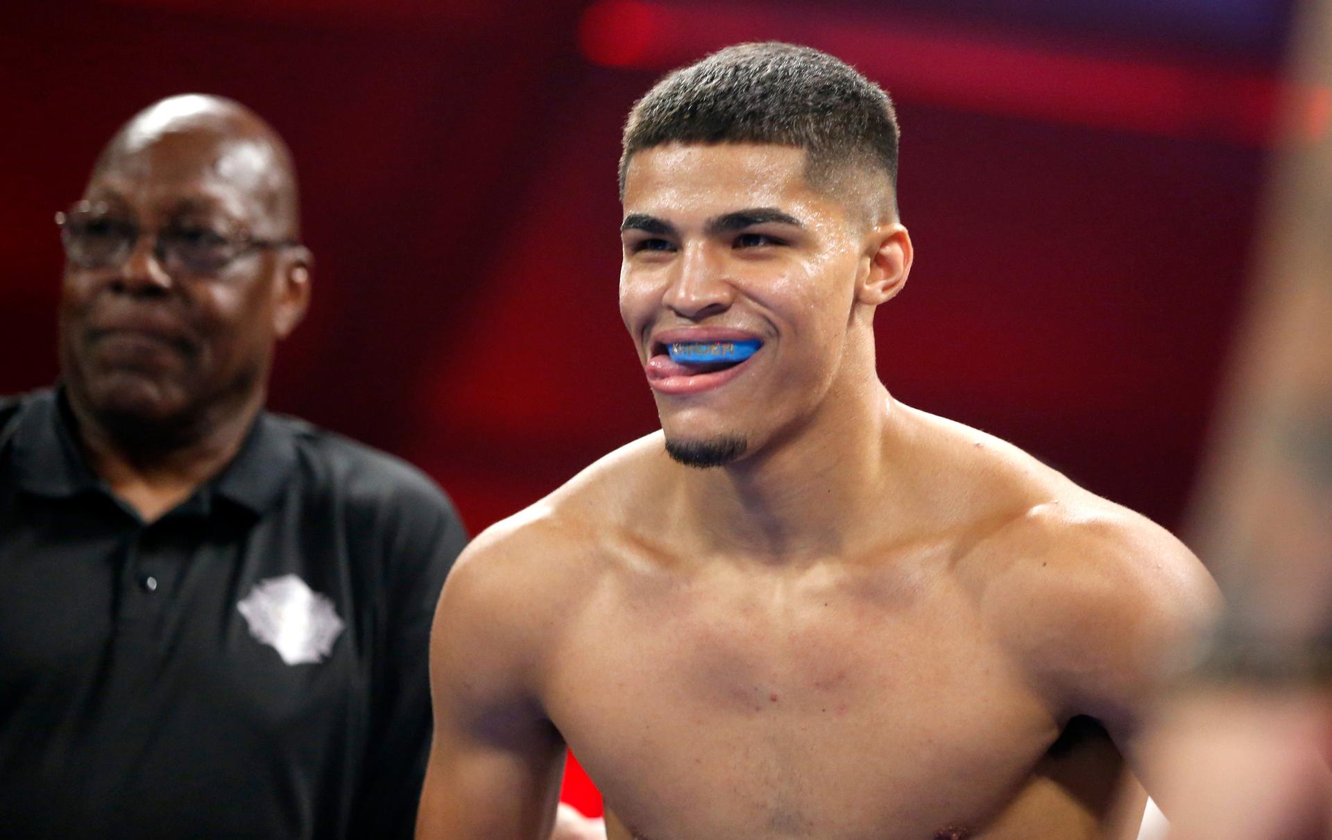 Xander Zayas is now boxing’s youngest male champion