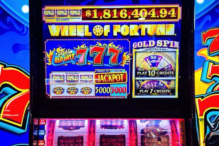 Gambler wins $1.8 million on $5 bet from slot machine at Vegas airport