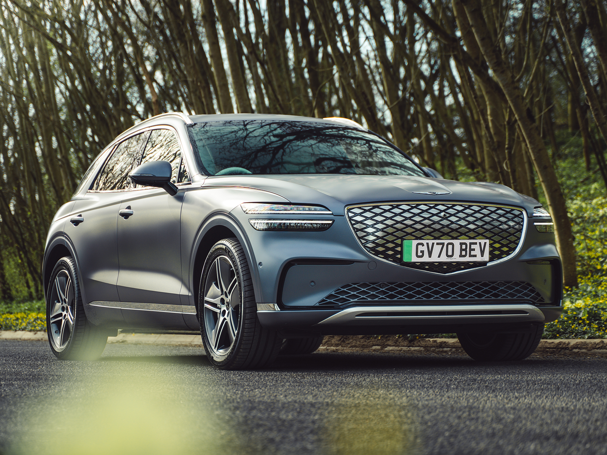 A boost button on the steering wheel gets you from 0-62mph in 4.4 seconds