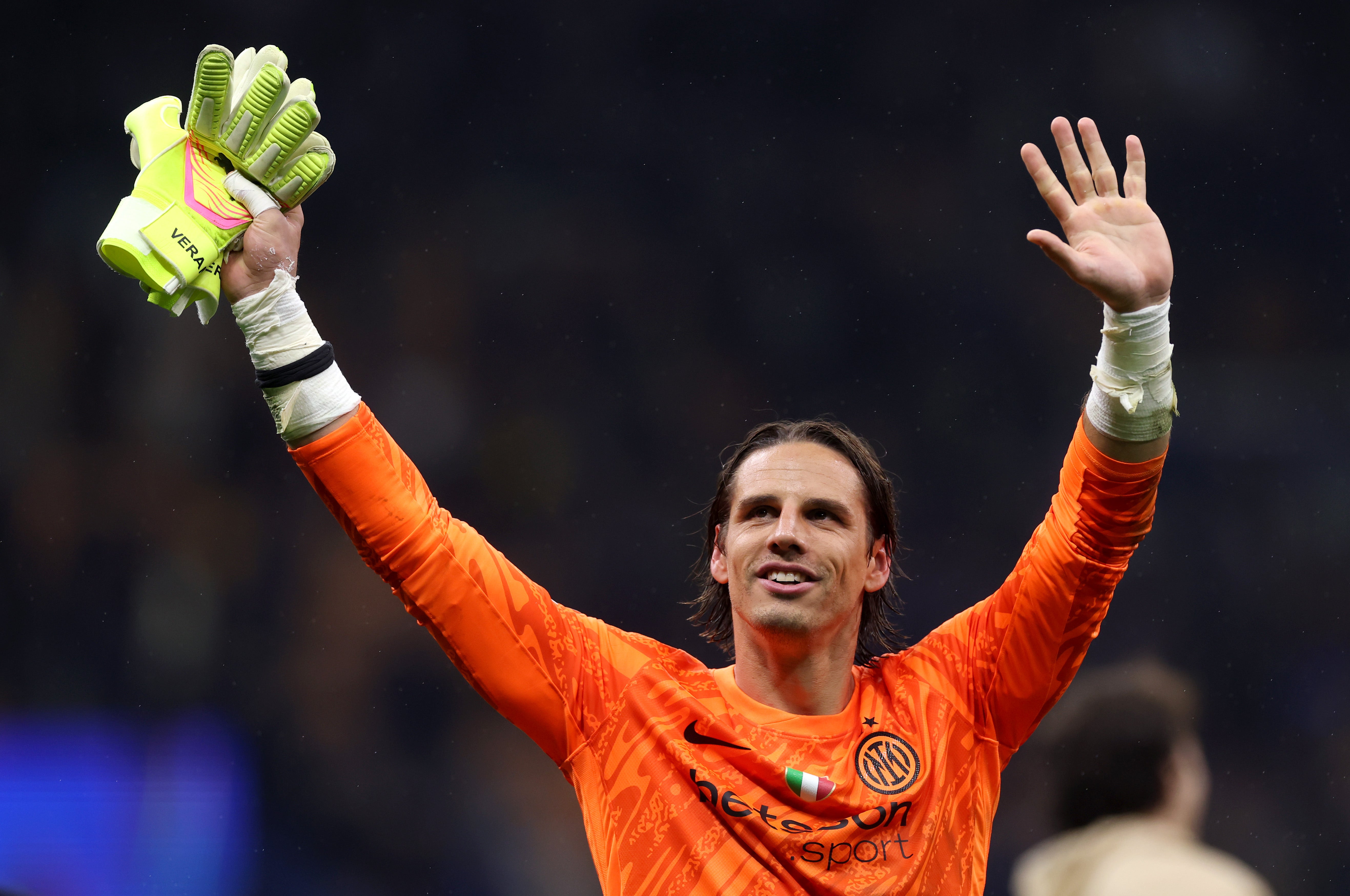 Yann Sommer celebrates against Barcelona