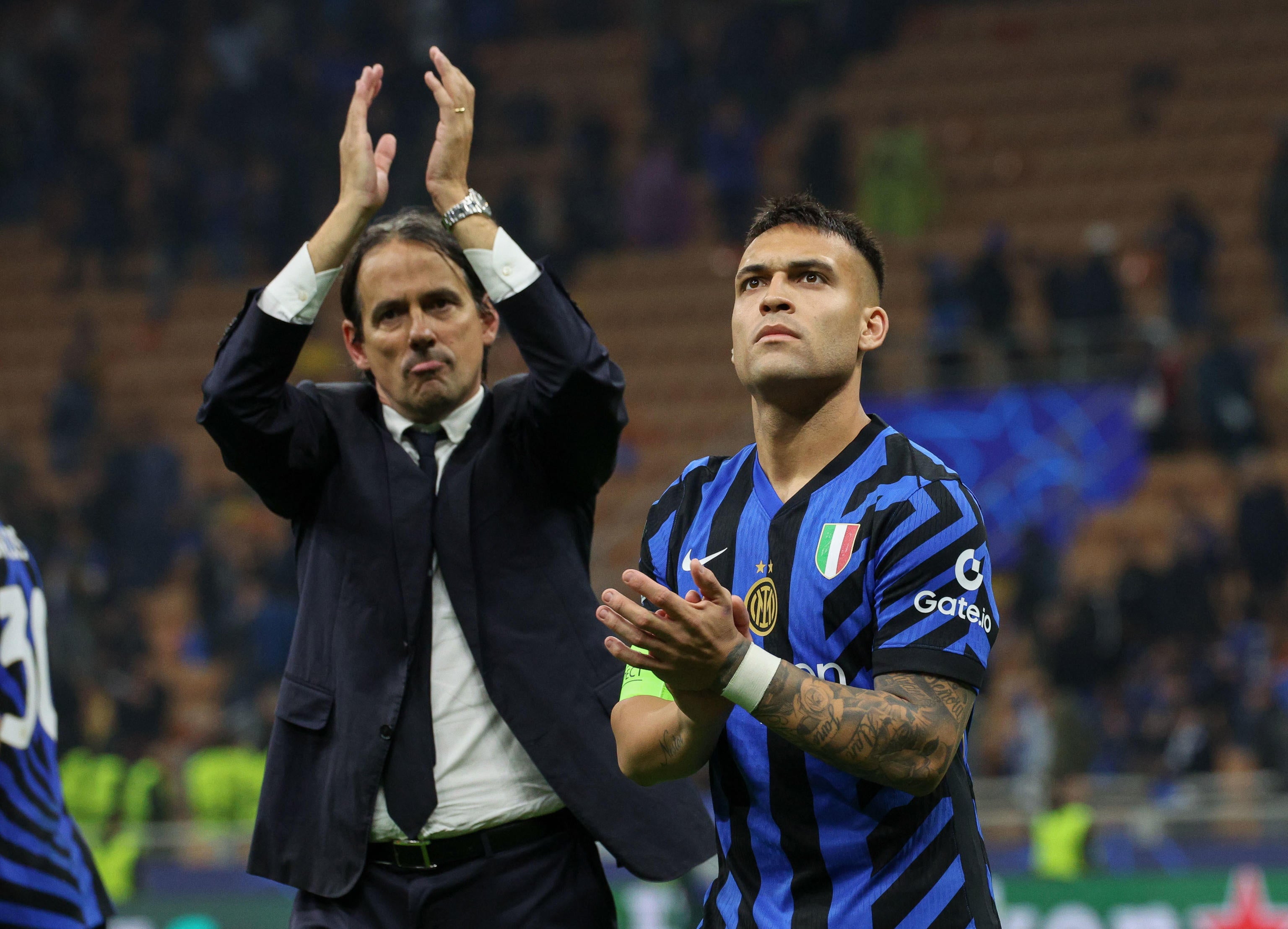 Martinez and Inzaghi salute the Inter fans