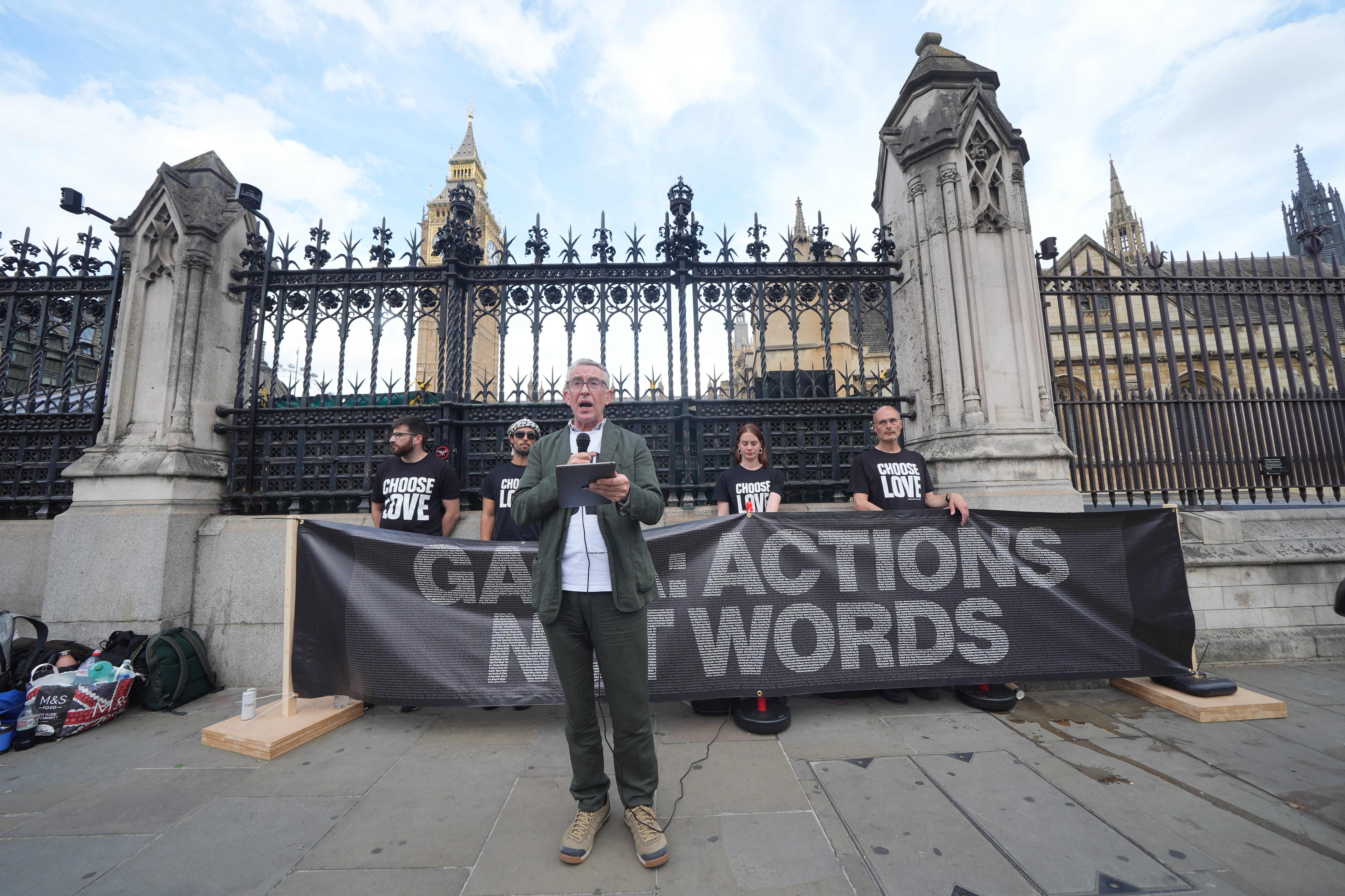 Steve Coogan reads names of children killed in Israel’s war on Gaza