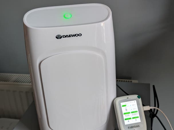 Testing air quality in the Daewoo lightweight portable electric 2l dehumidifier
