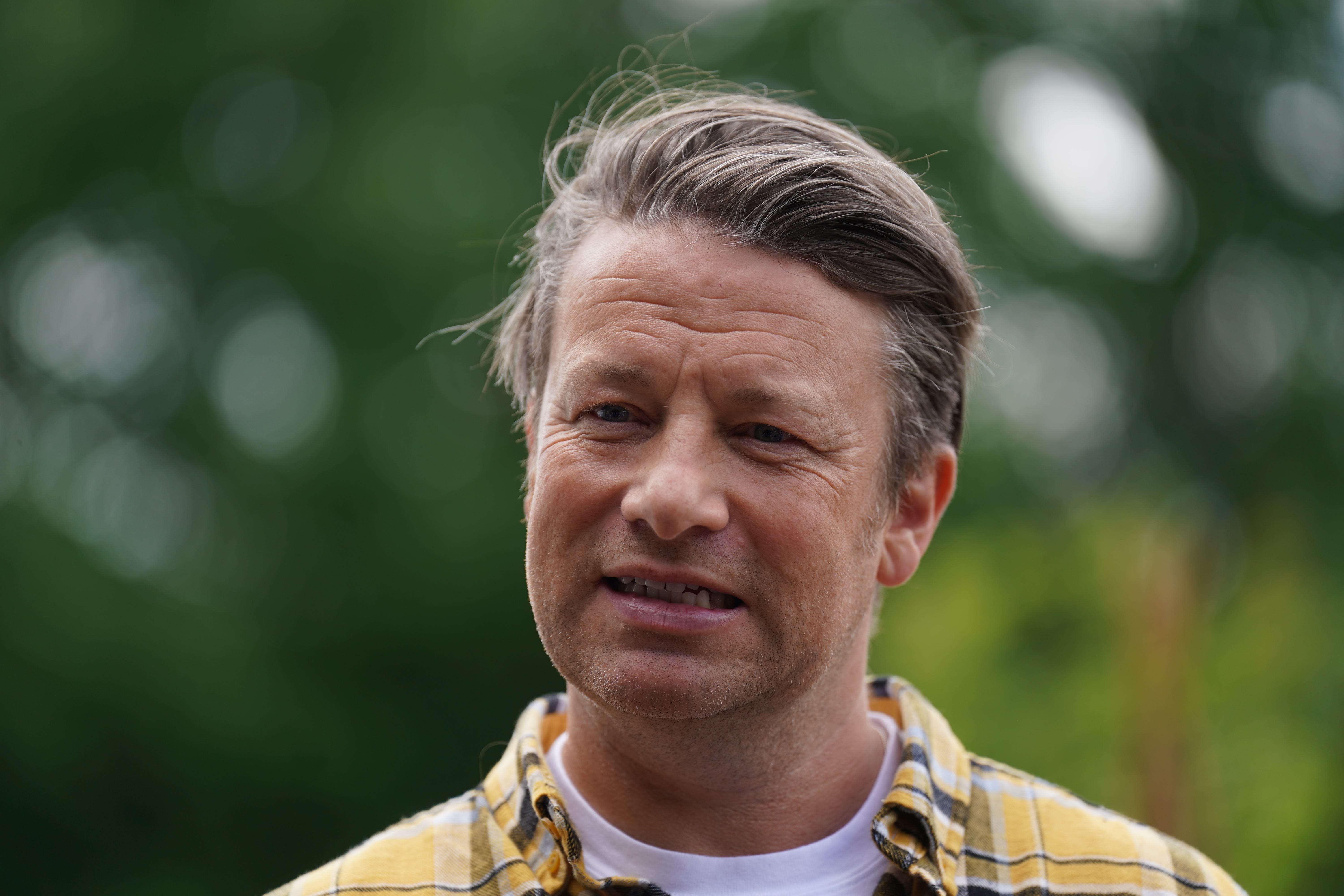 Šéfkuchař celebrit Jamie Oliver nazval známou pětidenní zprávu „LIVE“
