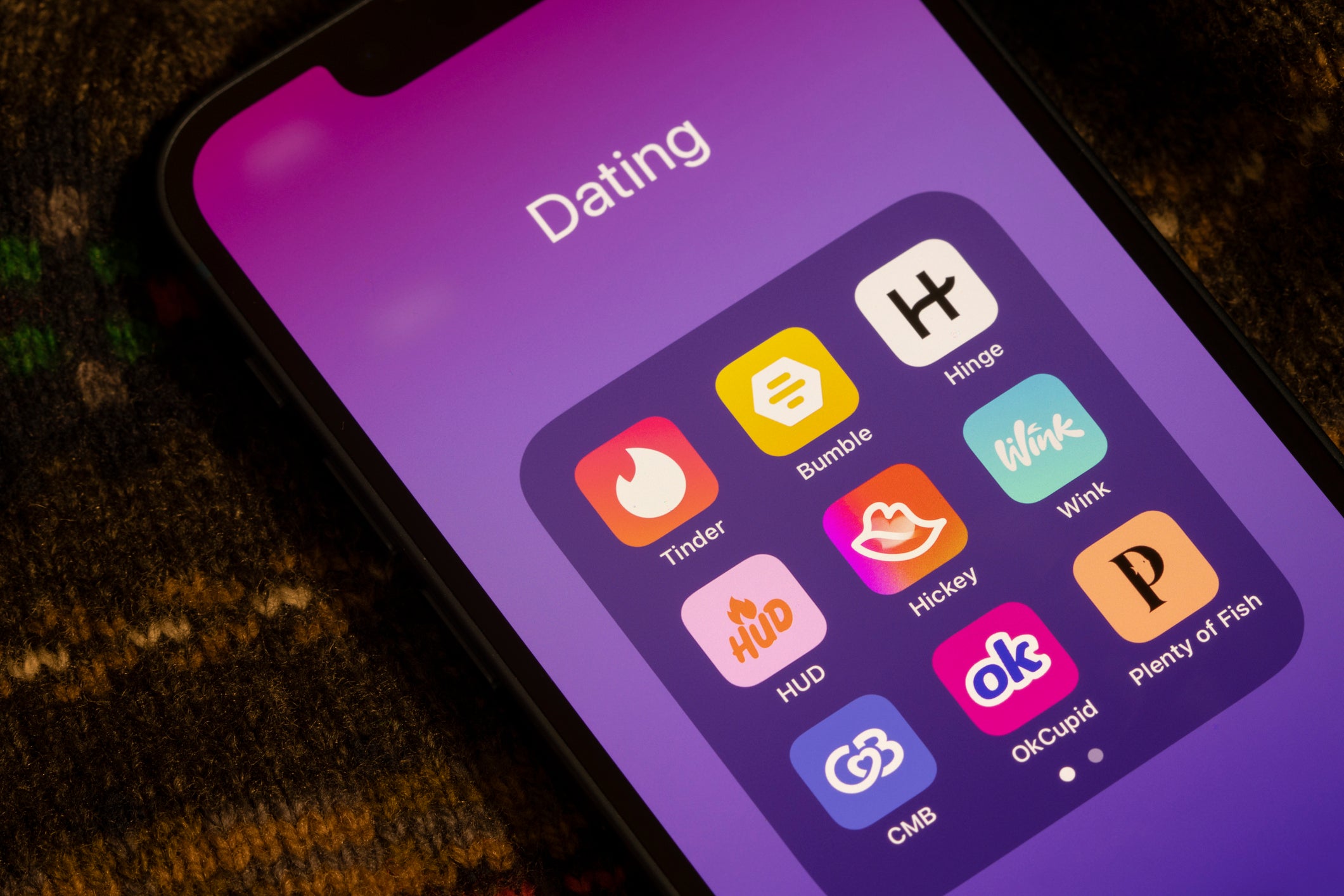 Users aren’t paying for Bumble, while Hinge thrives and Tinder revamps to attract Gen Z in a crowded dating app market