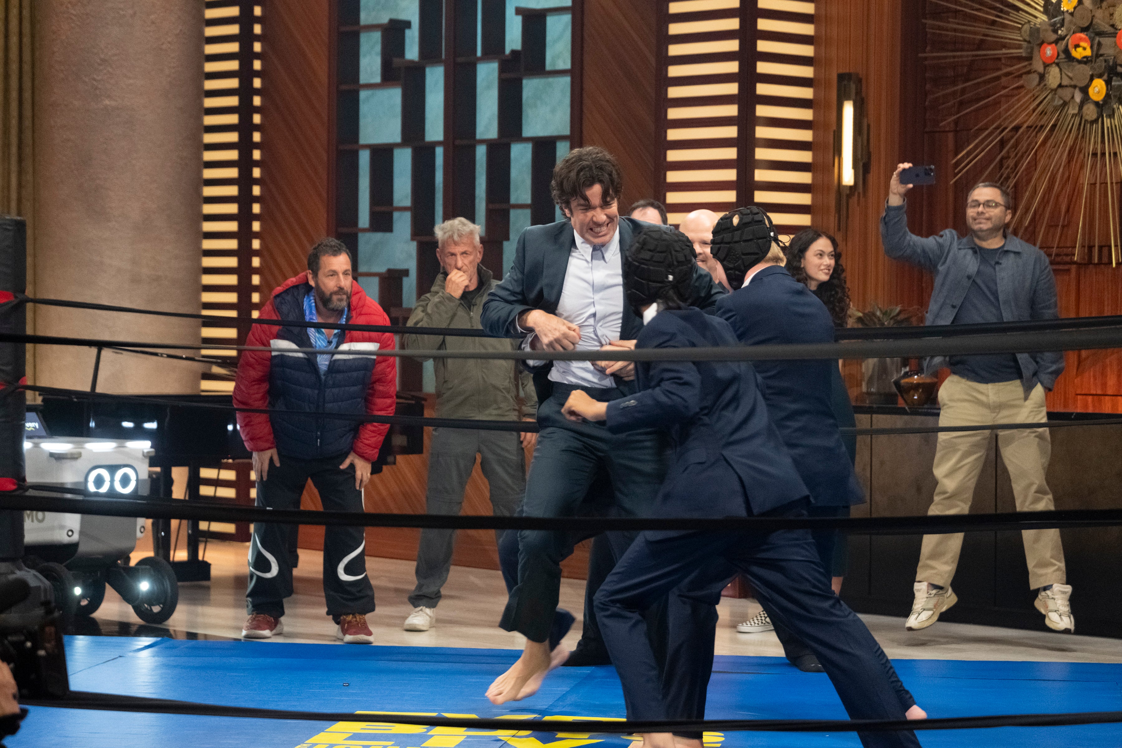  the surreal fight from the latest episode of ‘Everybody’s Live’