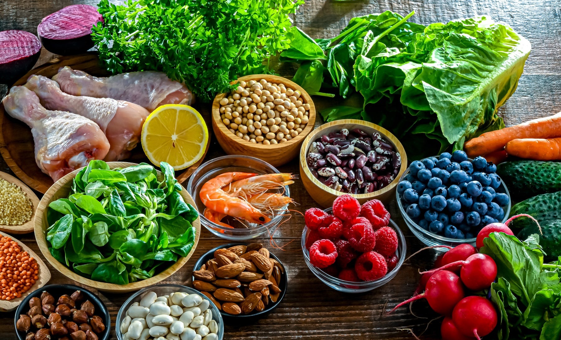 The MIND diet focusses on leafy greens, nuts, fish and poultry