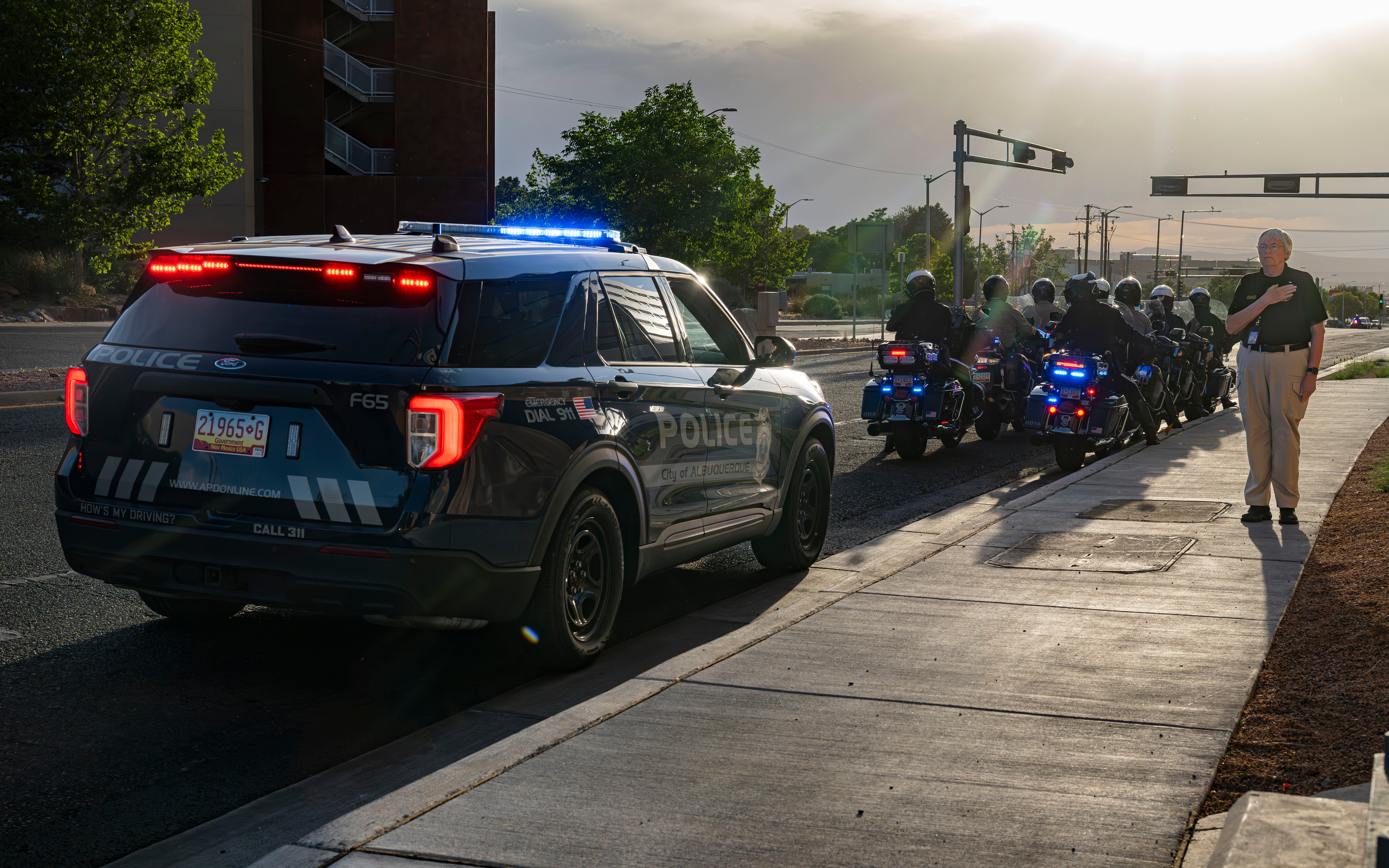 New Mexico Officer Dies