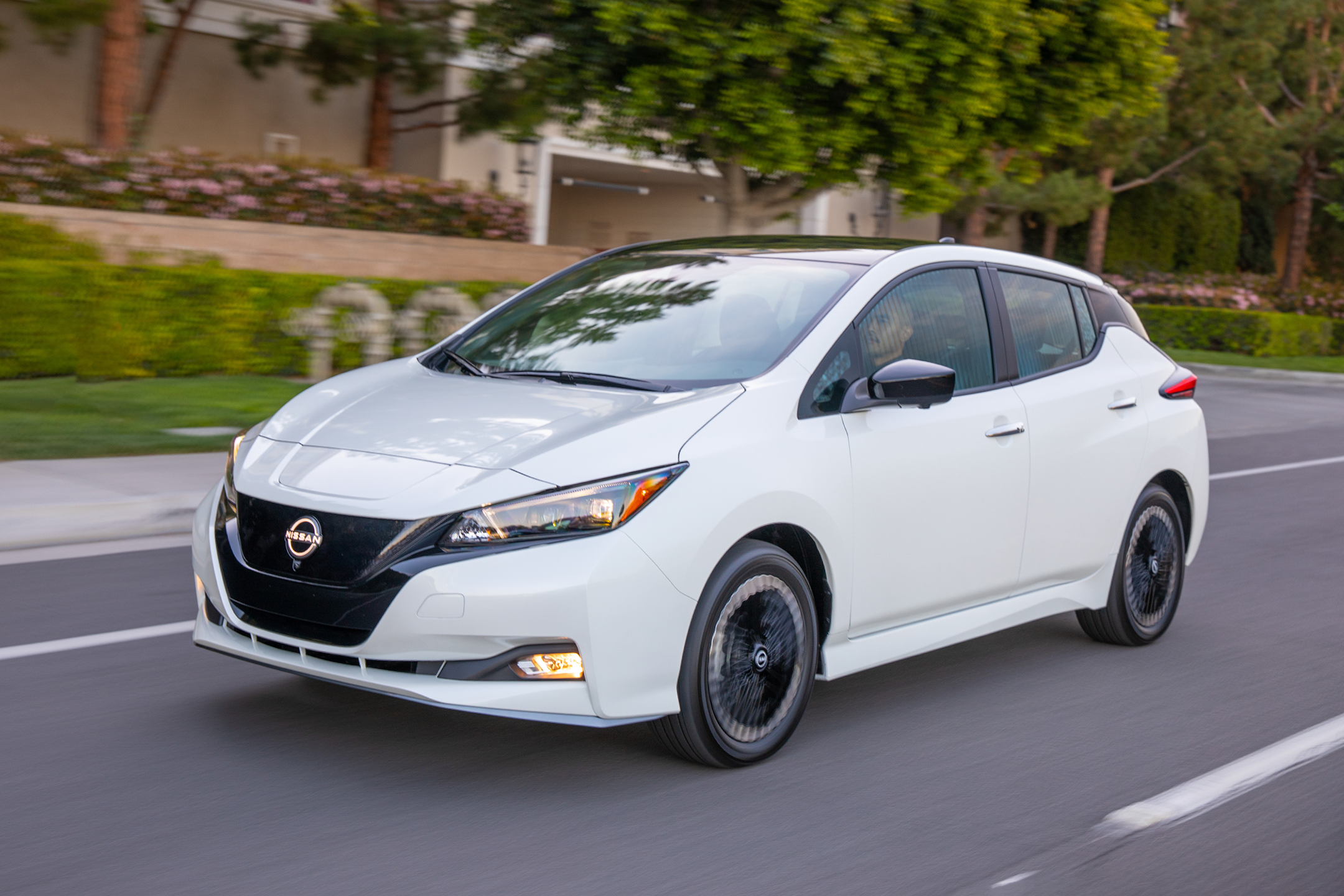 The Nissan Leaf’s modest 39kWh battery offers a meagre maximum range of 168 miles