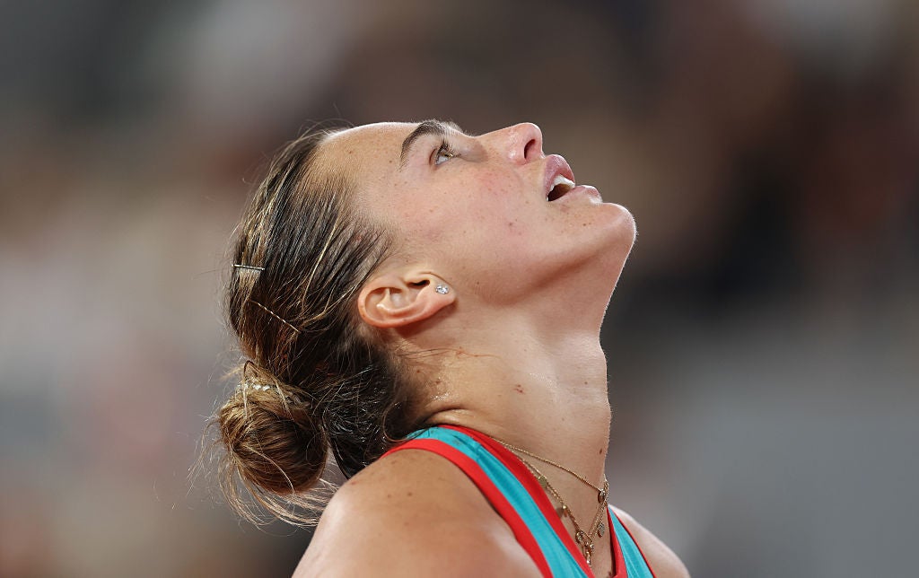 Both players struggled on their serve during the first set