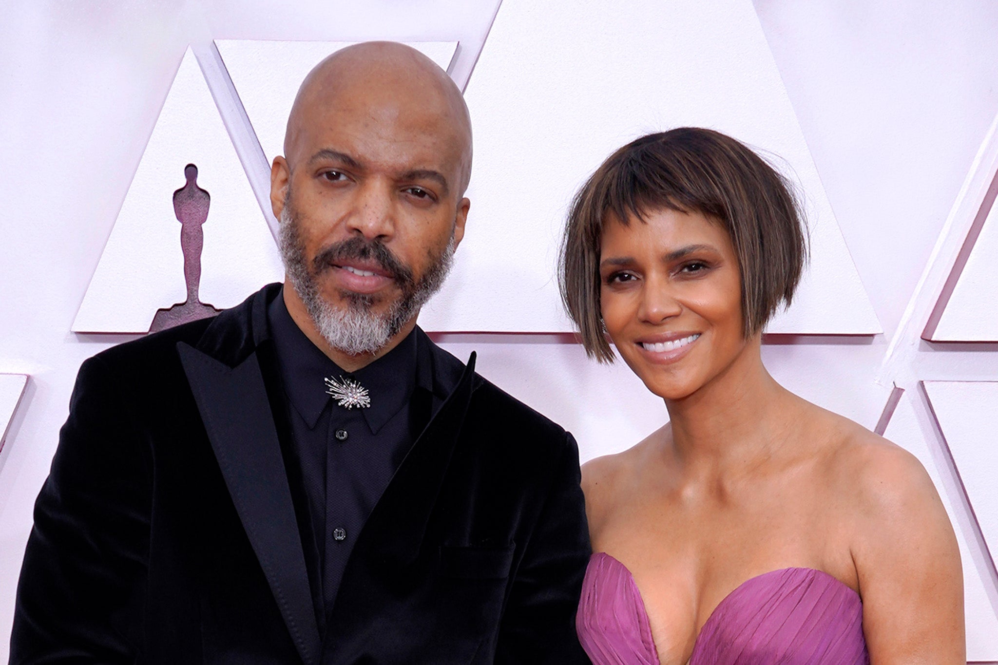 Van Hunt proposed to Halle Berry, but she has not accepted yet