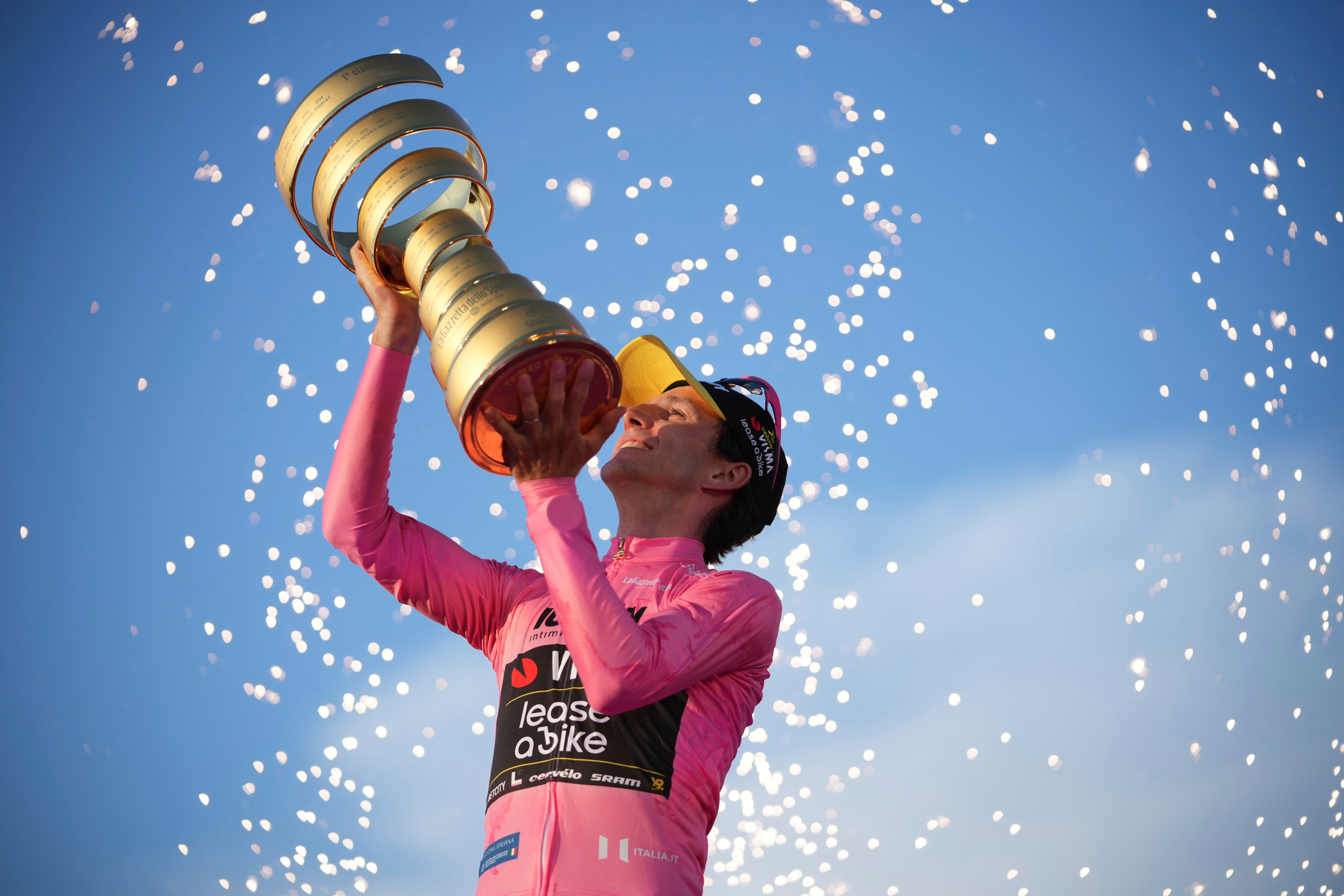 <p>Simon Yates has brought the curtain down on his career</p>