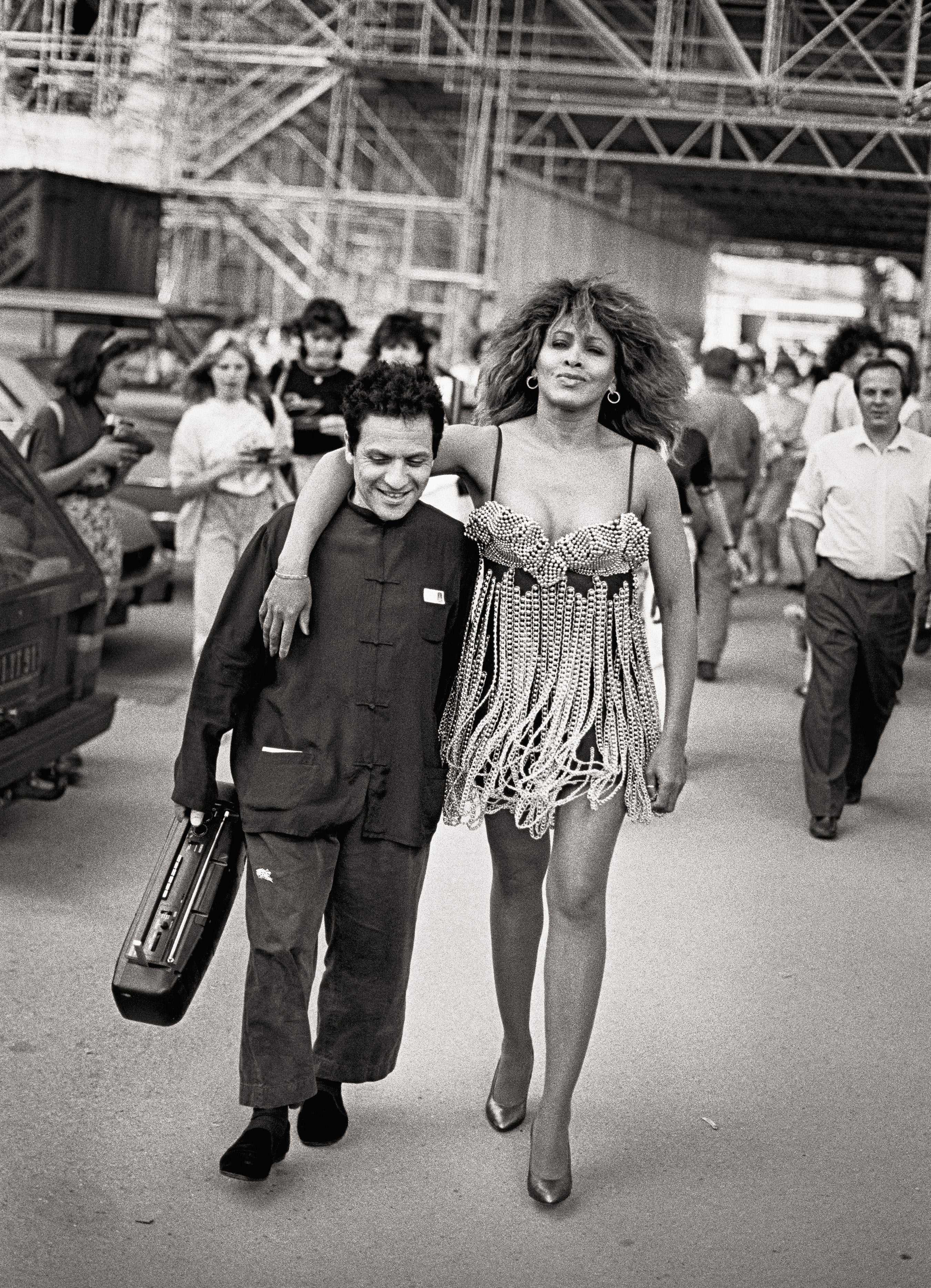  Tina Turner enjoys a stroll
