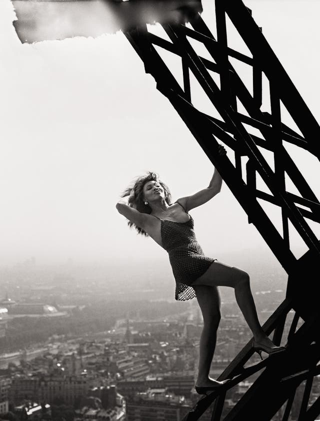 <p>Tina Turner at the Eiffel Tower, 1989</p>
