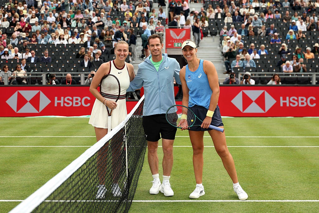 Bývalý šampion Wimbledonu Petra Kvitova a Beatriz Haddad Maia byli první, kdo hrál v nové Andy Murray Arena