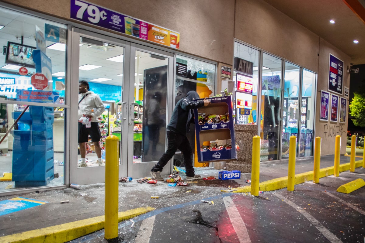 https://static.the-independent.com/2025/06/10/15/48/Protesters-Clash-With-Federal-Immigration-Agents-In-Los-Angeles-County-q6awxah8.jpeg?width=1200&height=800&crop=1200:800