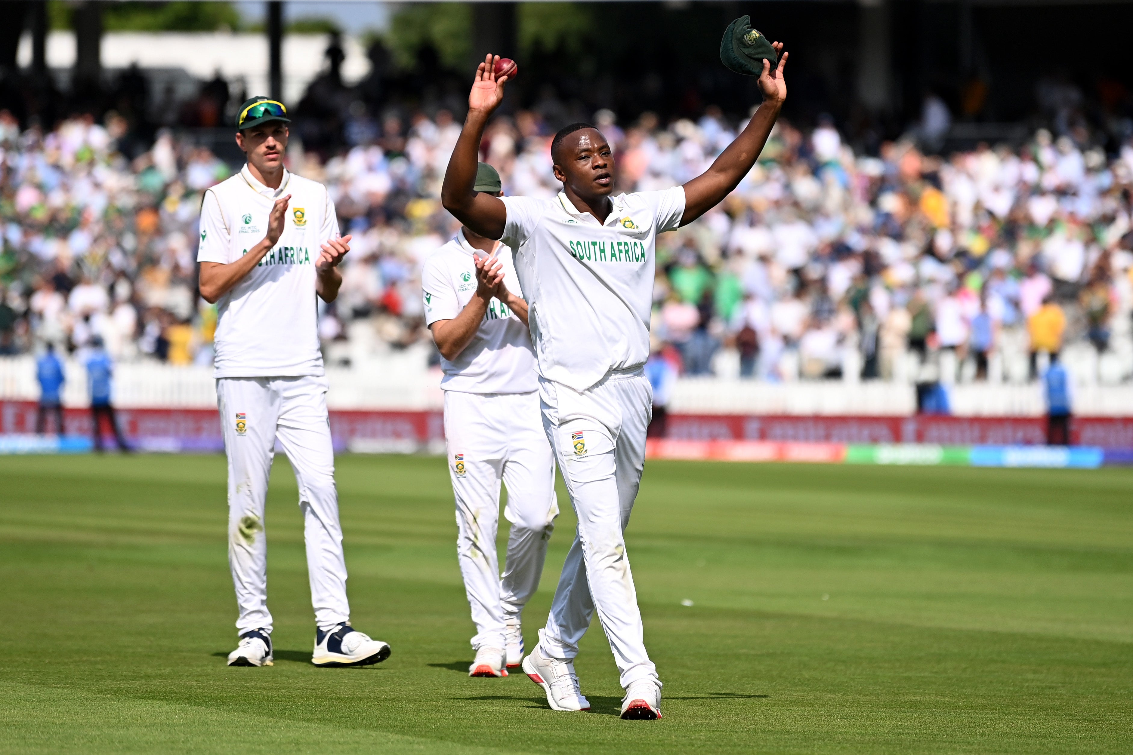 Kagiso Rabada si vzal pět za den první den v Lord's