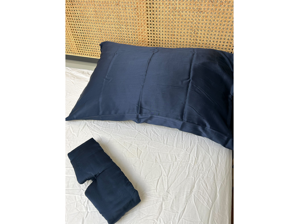 Drowsy silk pillowcase, midnight blue