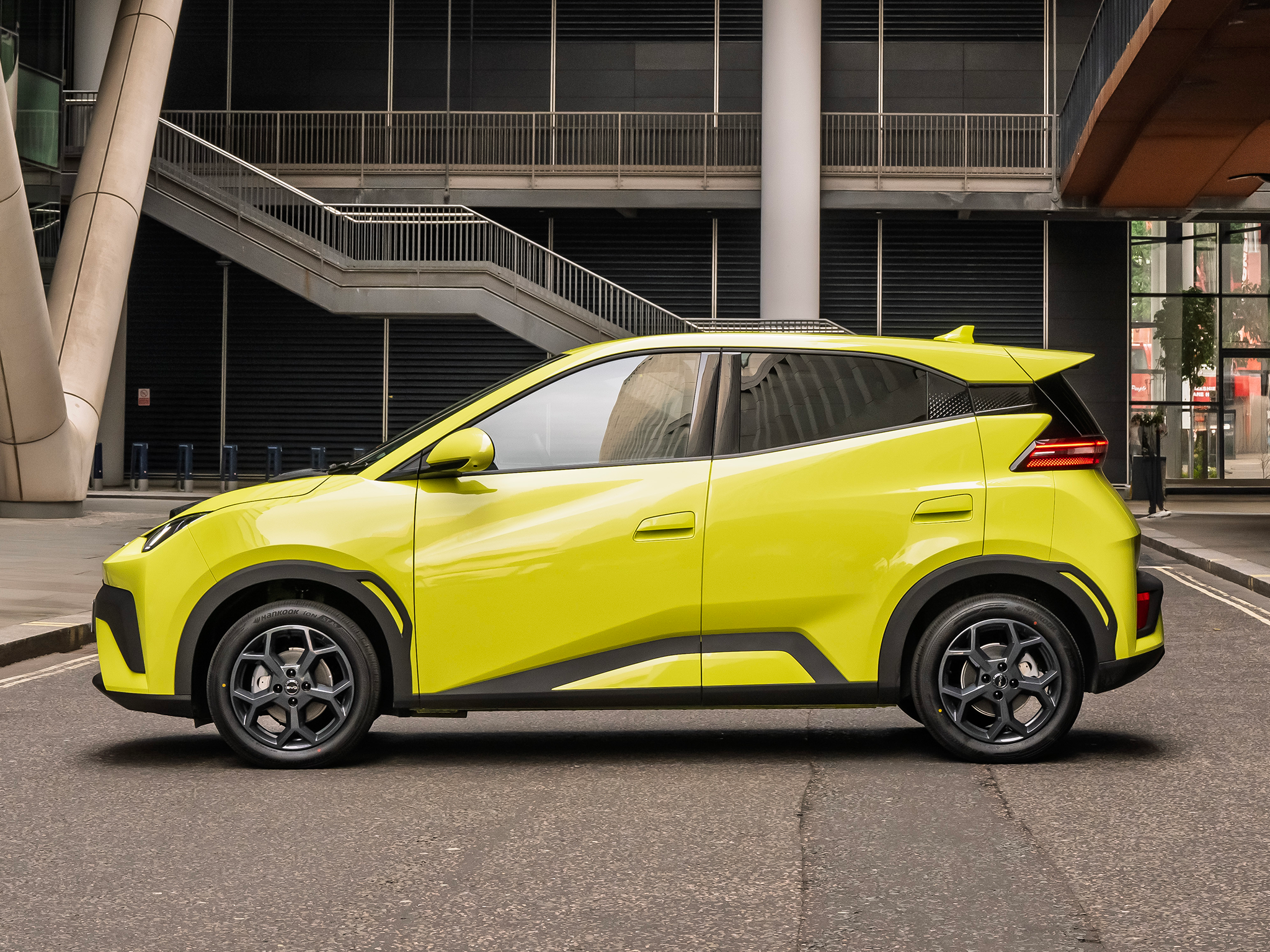 Both the Boost and top-spec Comfort trim get a 43.2kWh battery