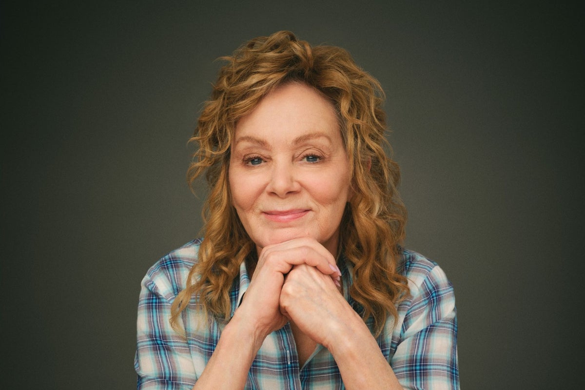 Name me Izzy reviews: Jean Smart ‘Dazzles’ Critics in the one-Woman Broadway show after a 25th stage break Name me Izzy reviews: Jean Smart ‘Dazzles’ Critics in the one-Woman Broadway show after a 25th stage break