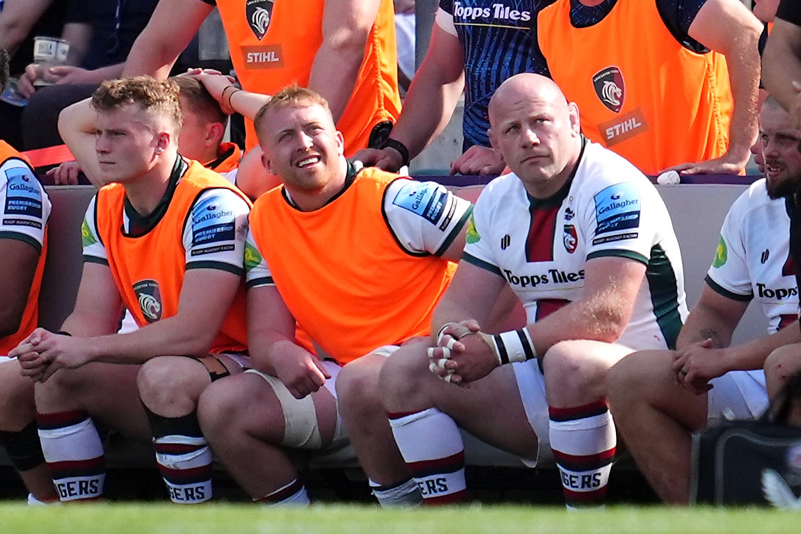 Leicester Tigers’ Dan Cole (right) was sent to the sin bin after a crucial late penalty