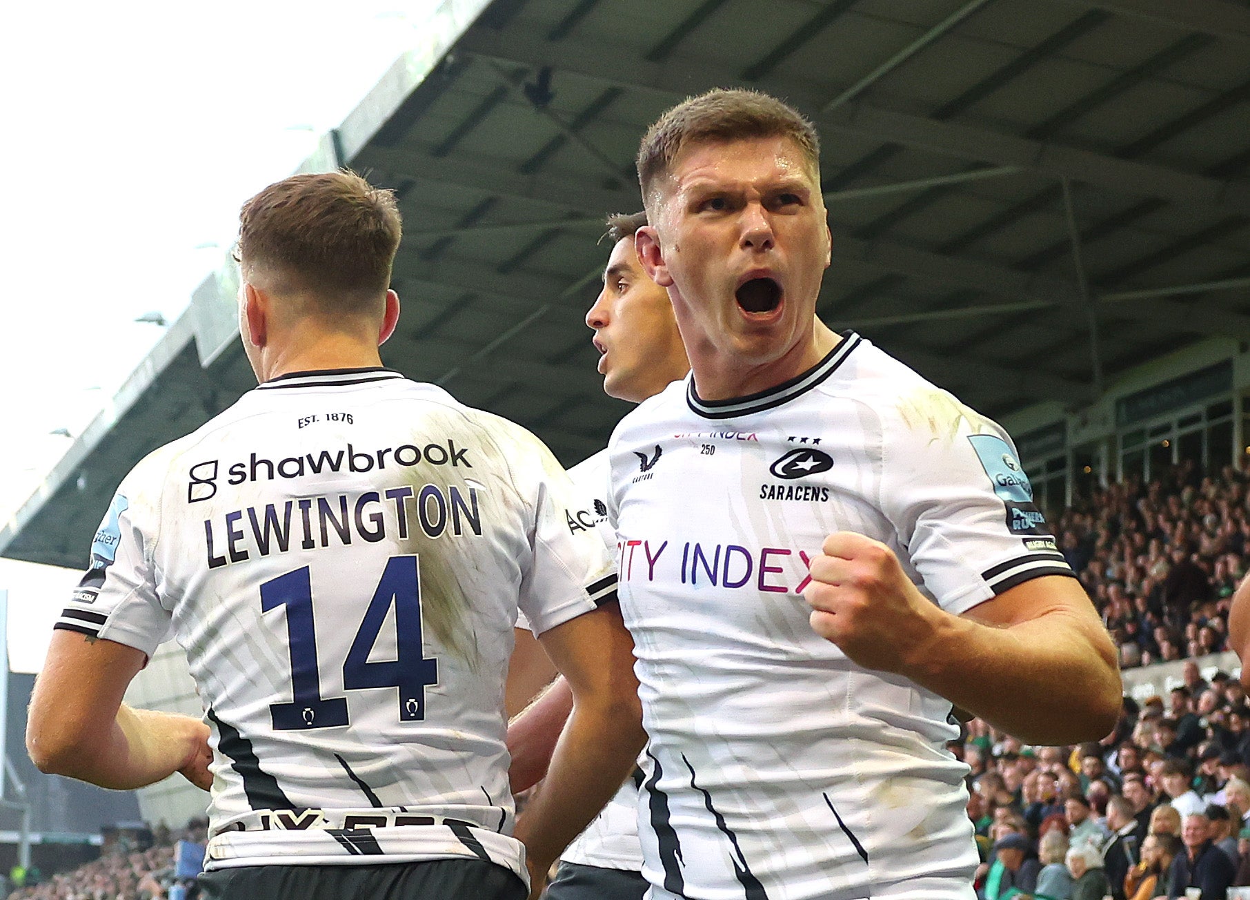 Owen Farrell will move back to Saracens from Racing 92