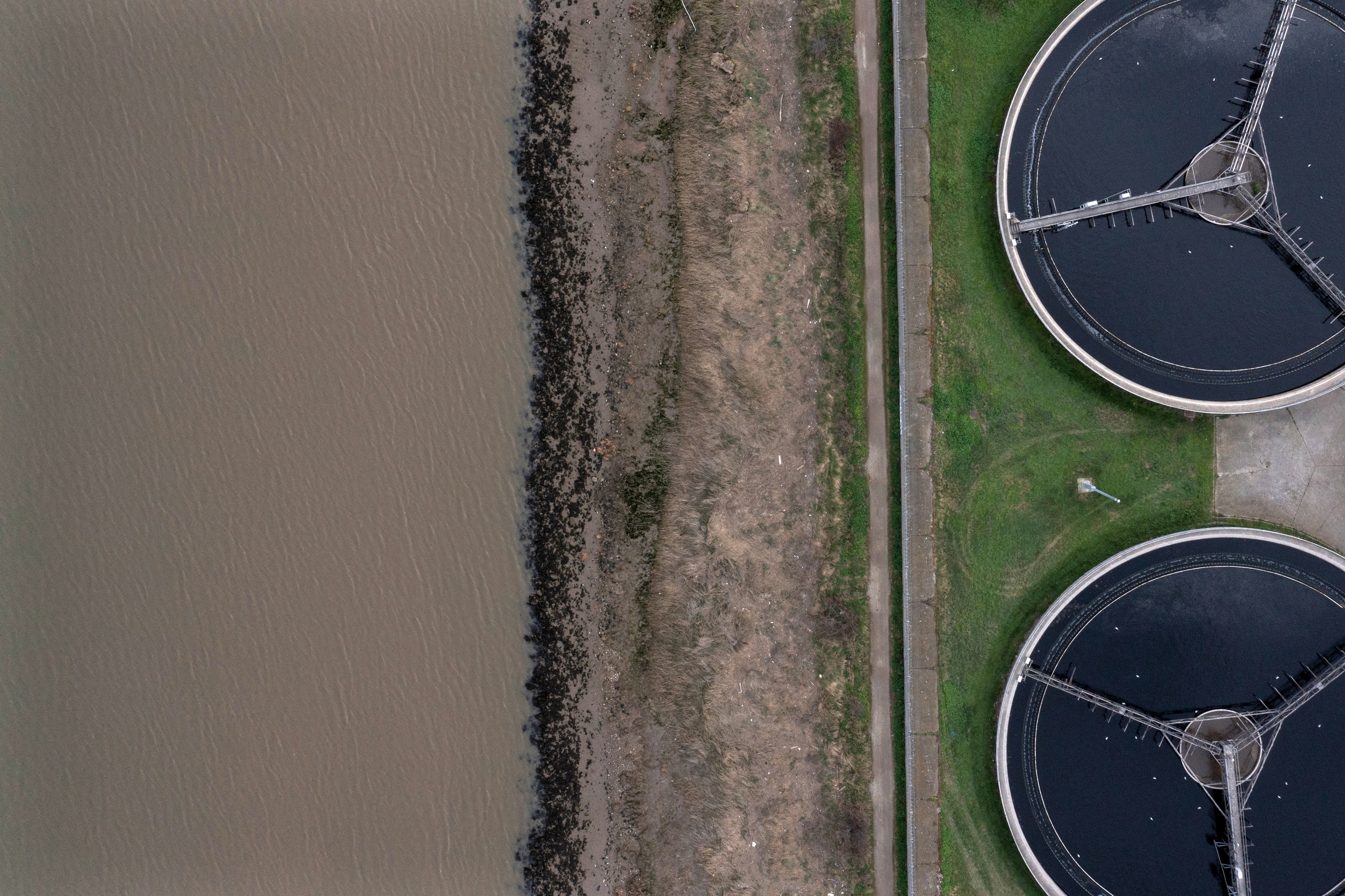 Sedimentation tanks at the Thames Water Long Reach water treatment facility