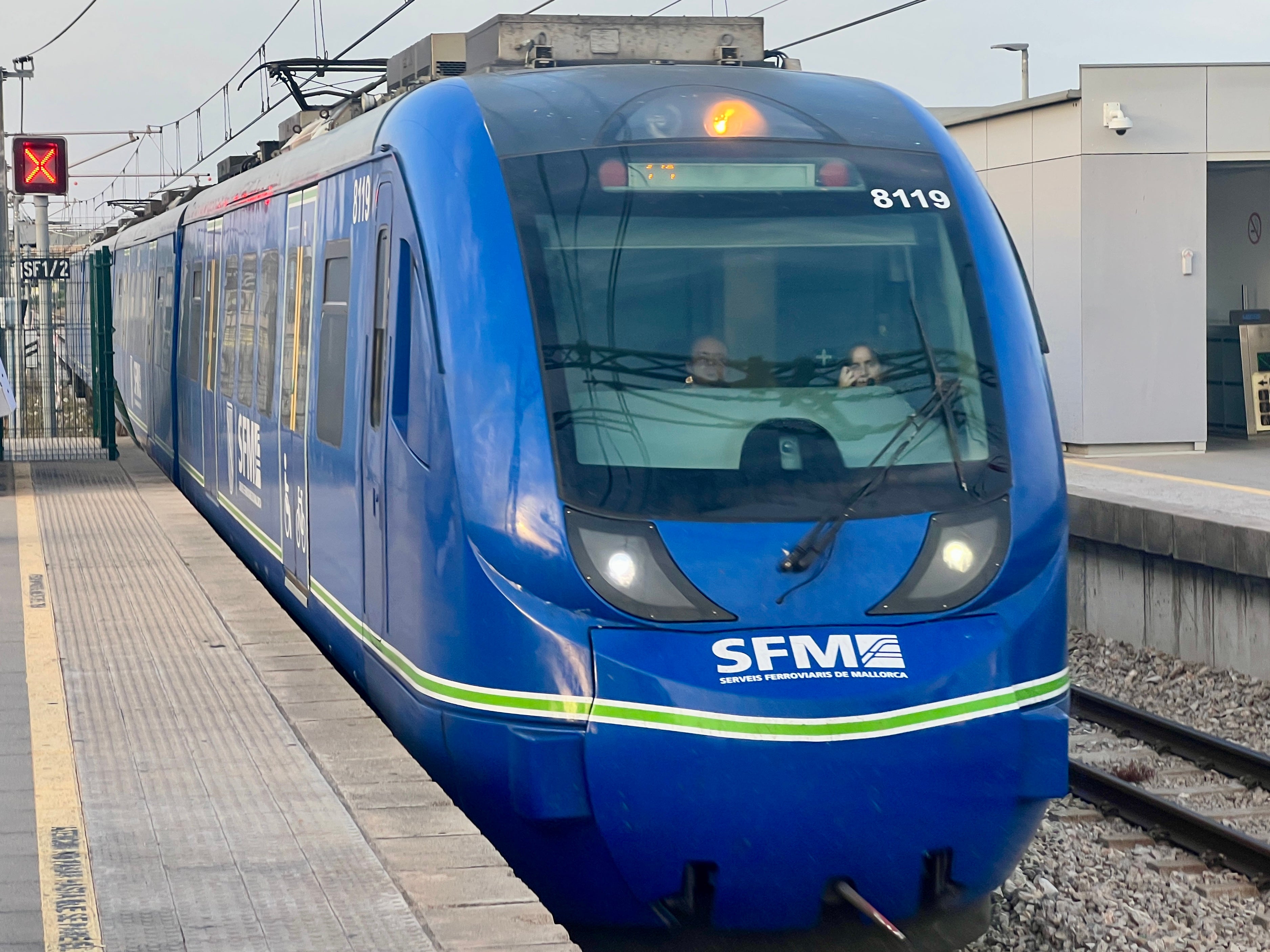 Train escape: platform shenanigans should not be necessary